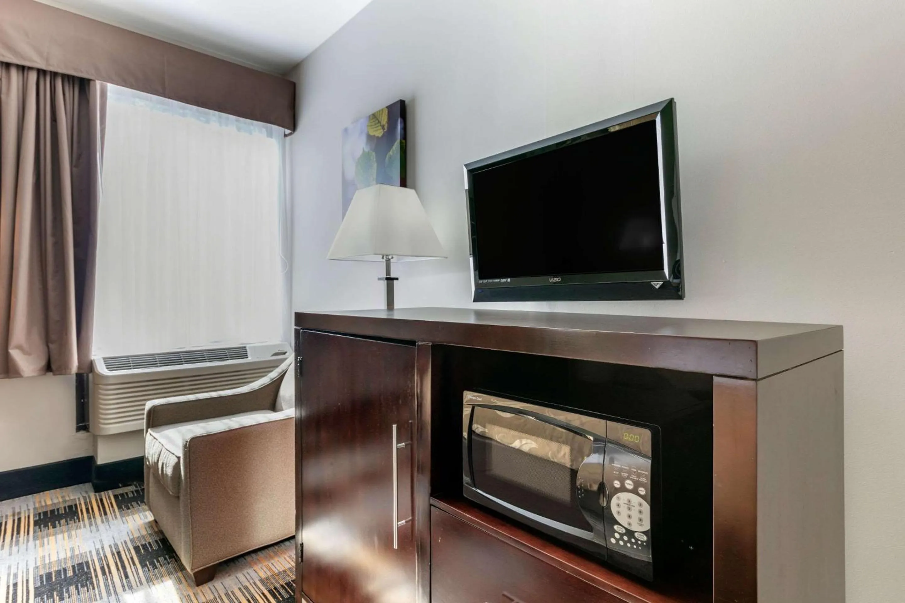 Photo of the whole room in Quality Inn