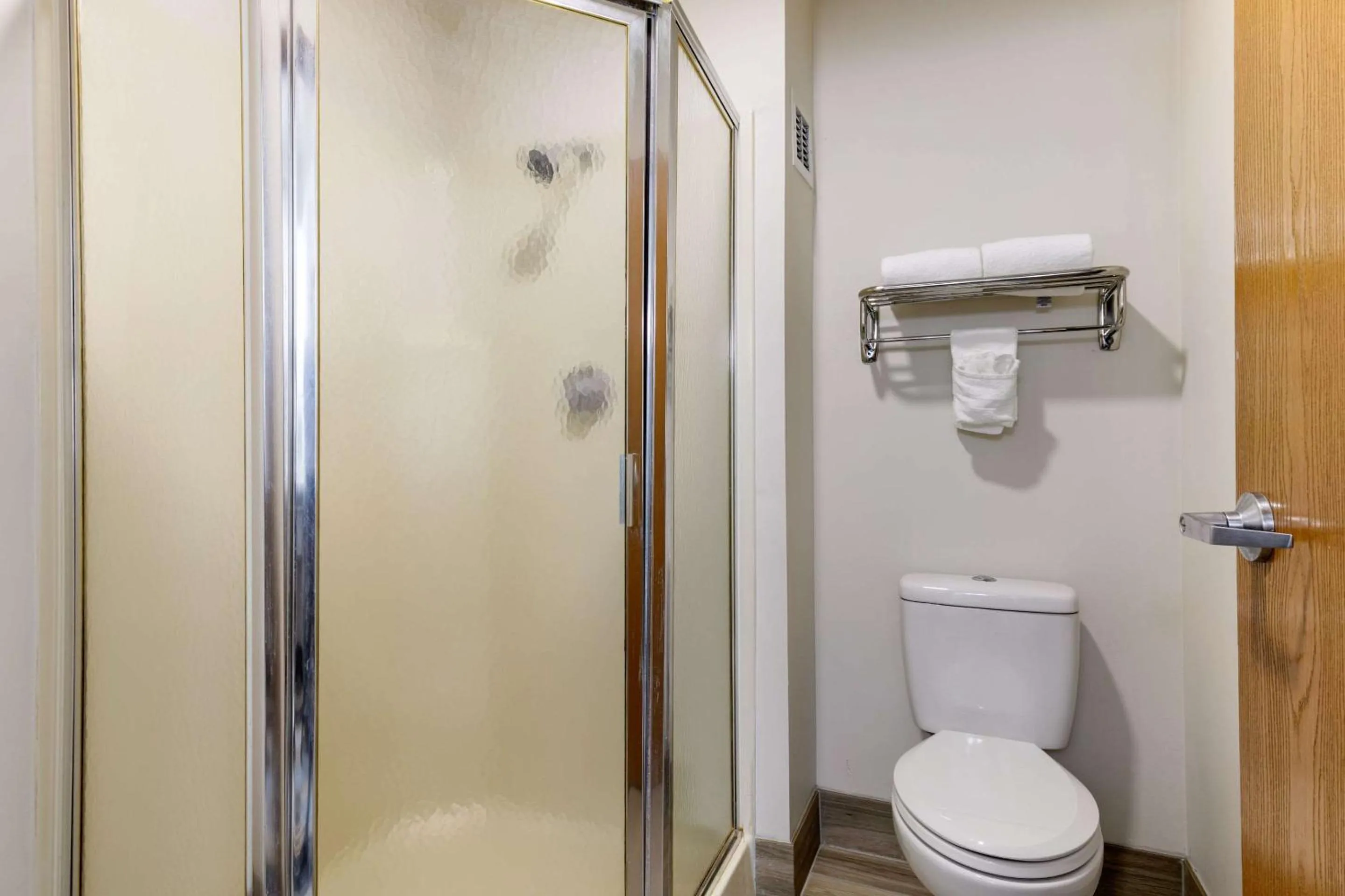 Bathroom in Quality Inn