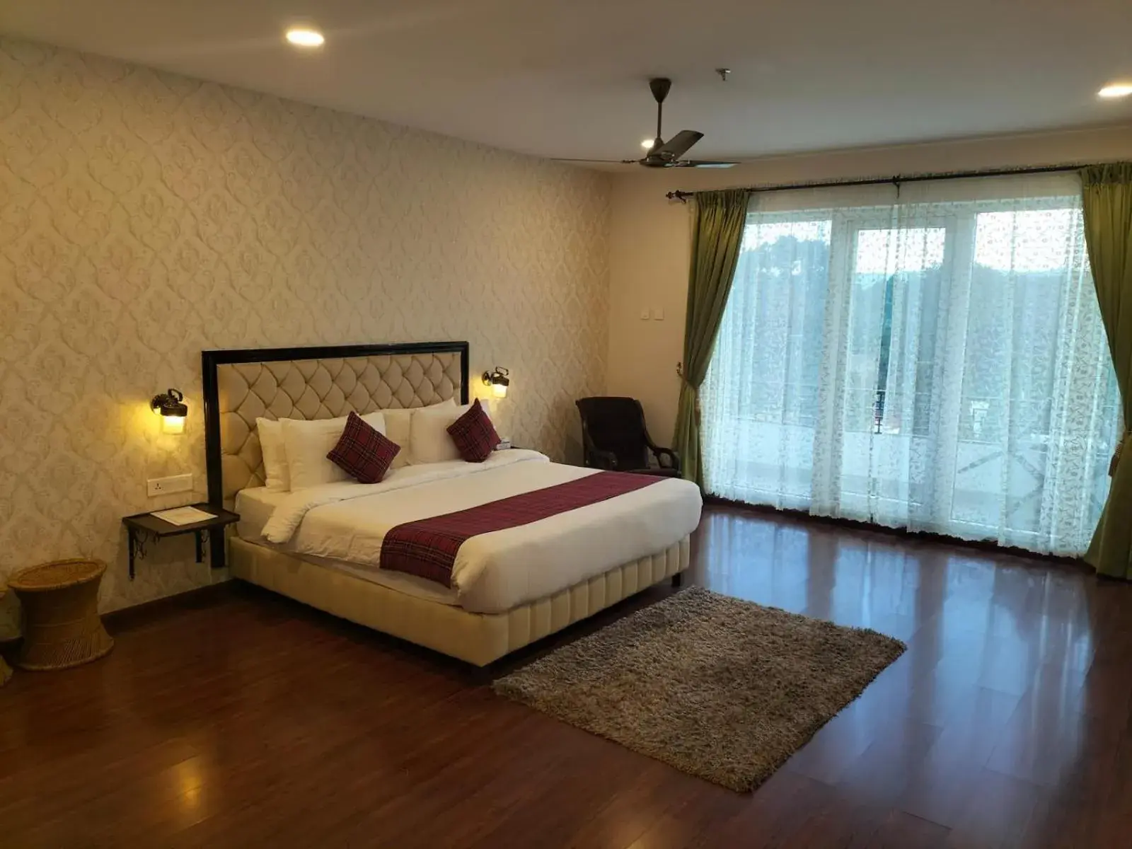 Double Room with Balcony - single occupancy in Windermere Hotel Double Room with Balcony - single occupancy in Windermere Hotel