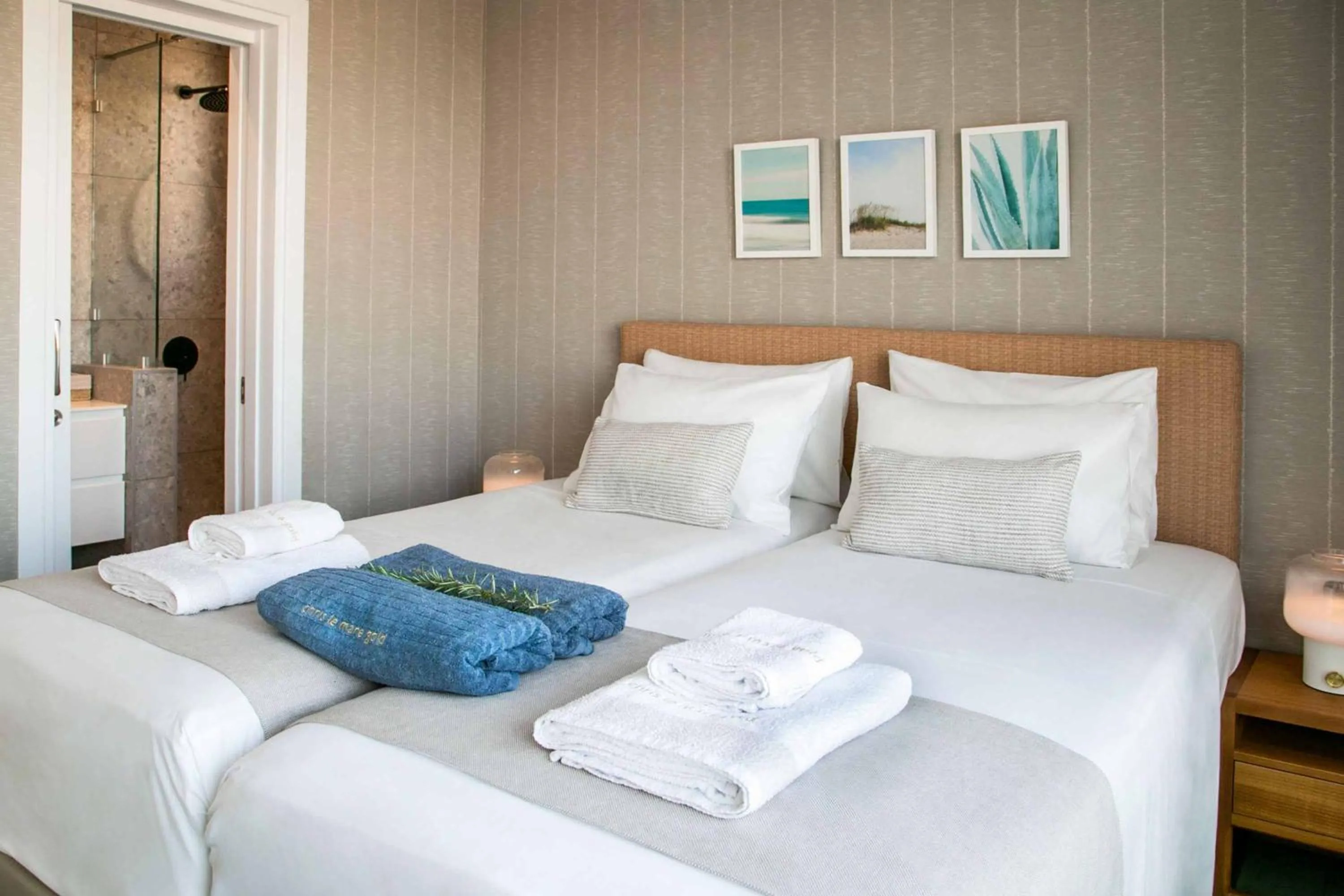 Other, Bed in Chris Le Mare Gold Luxury Villa