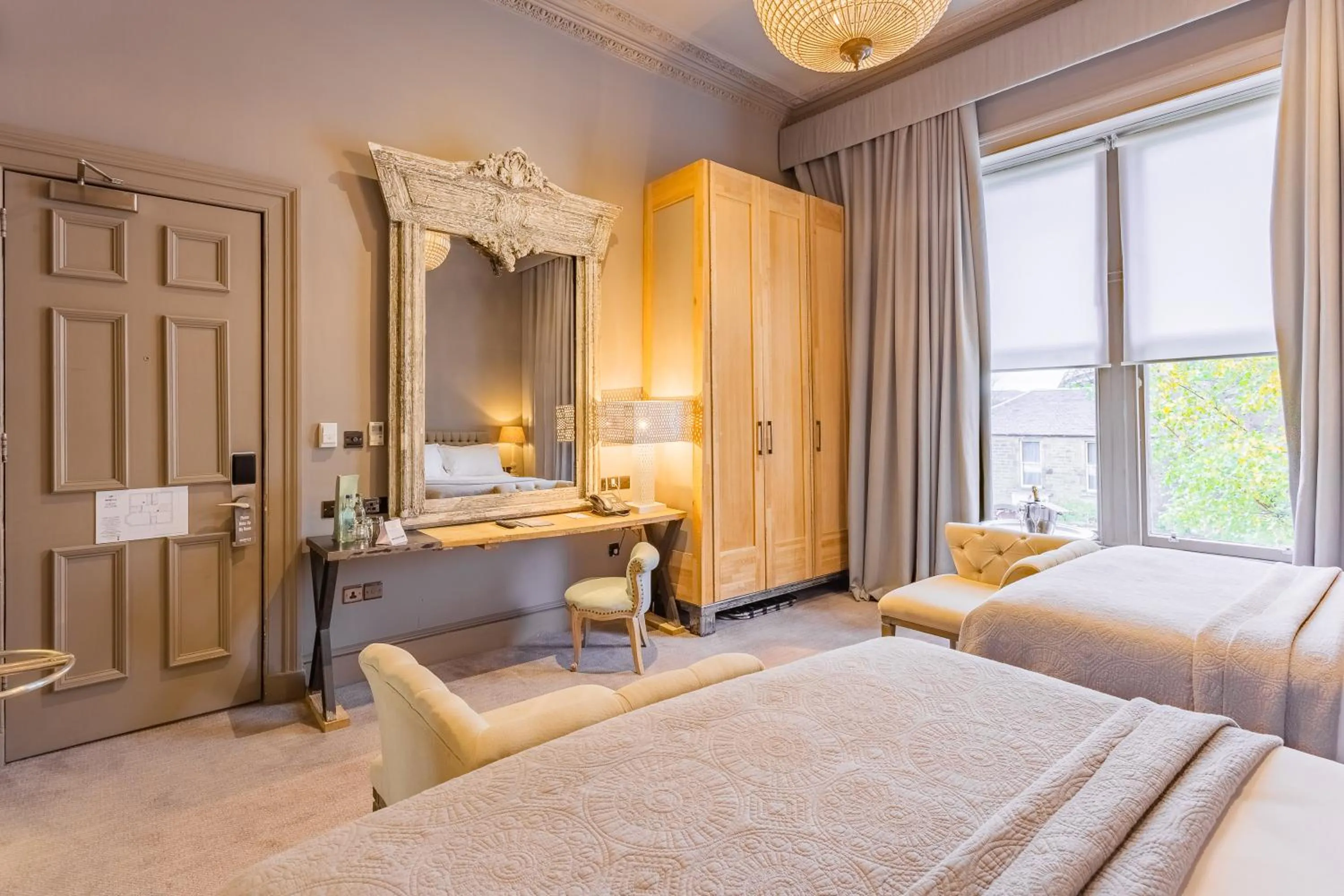 Bed in Murrayfield Hotel