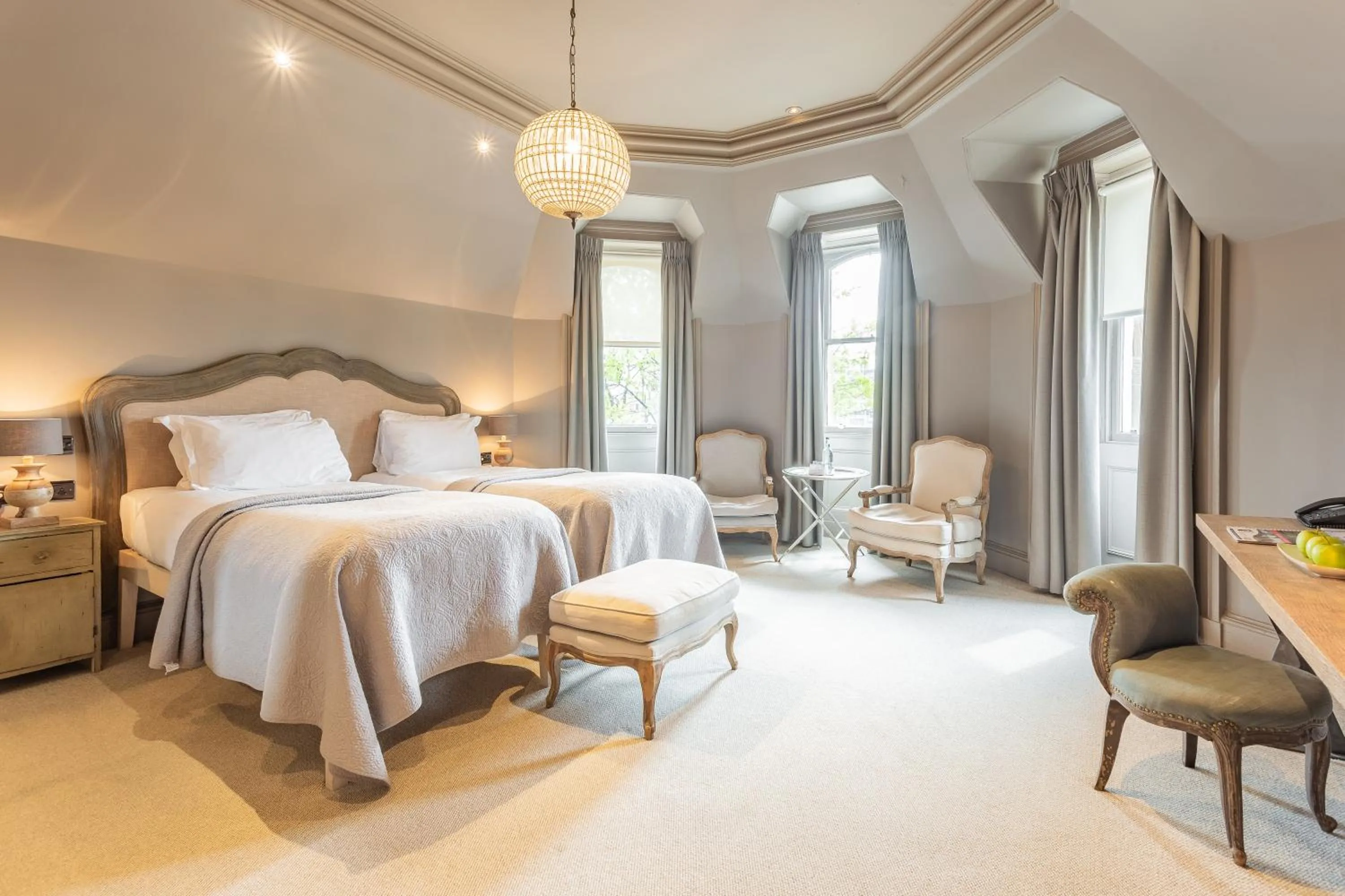 Photo of the whole room, Bed in Murrayfield Hotel