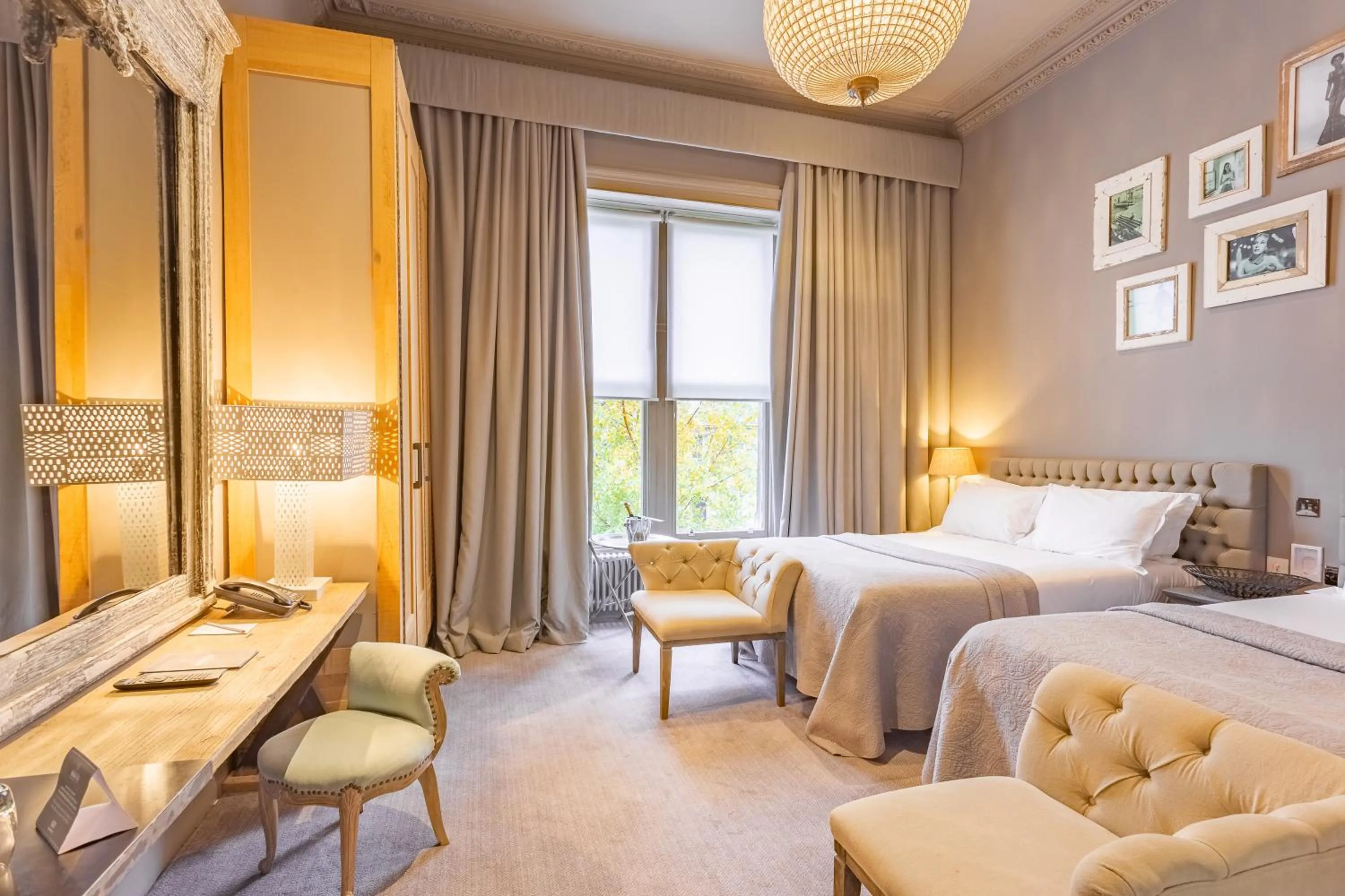 Photo of the whole room, Bed in Murrayfield Hotel