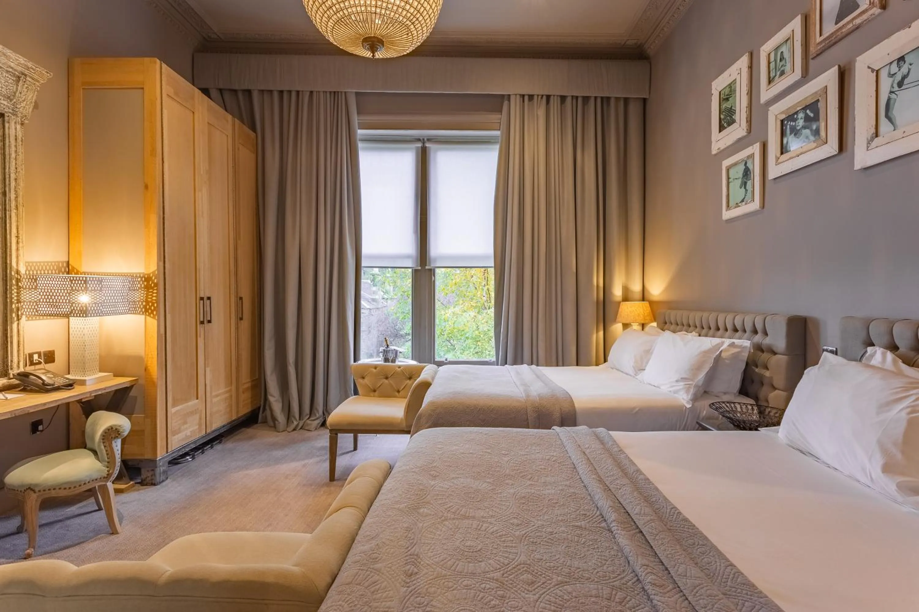 Bed in Murrayfield Hotel