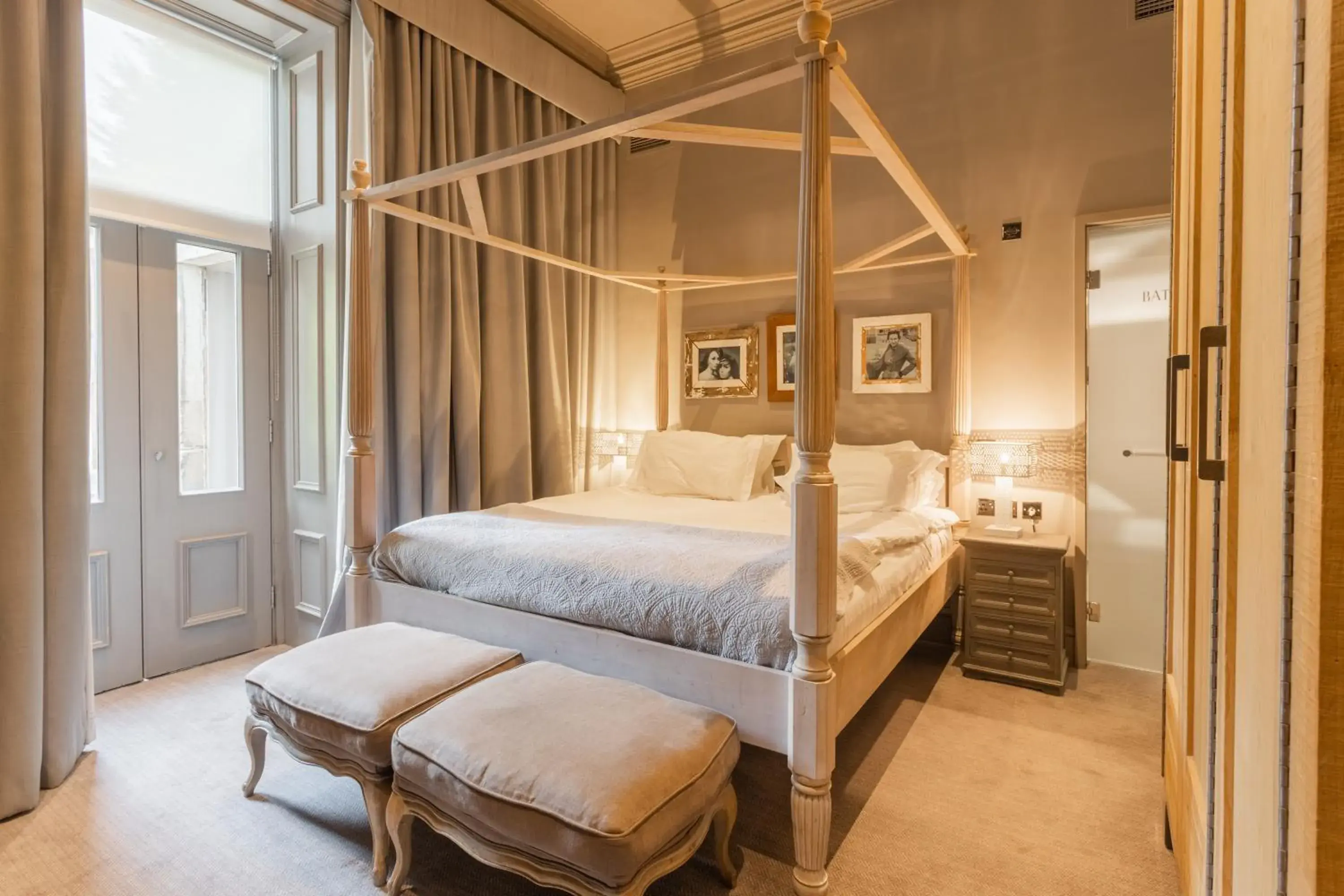 Bed in Murrayfield Hotel Bed in Murrayfield Hotel