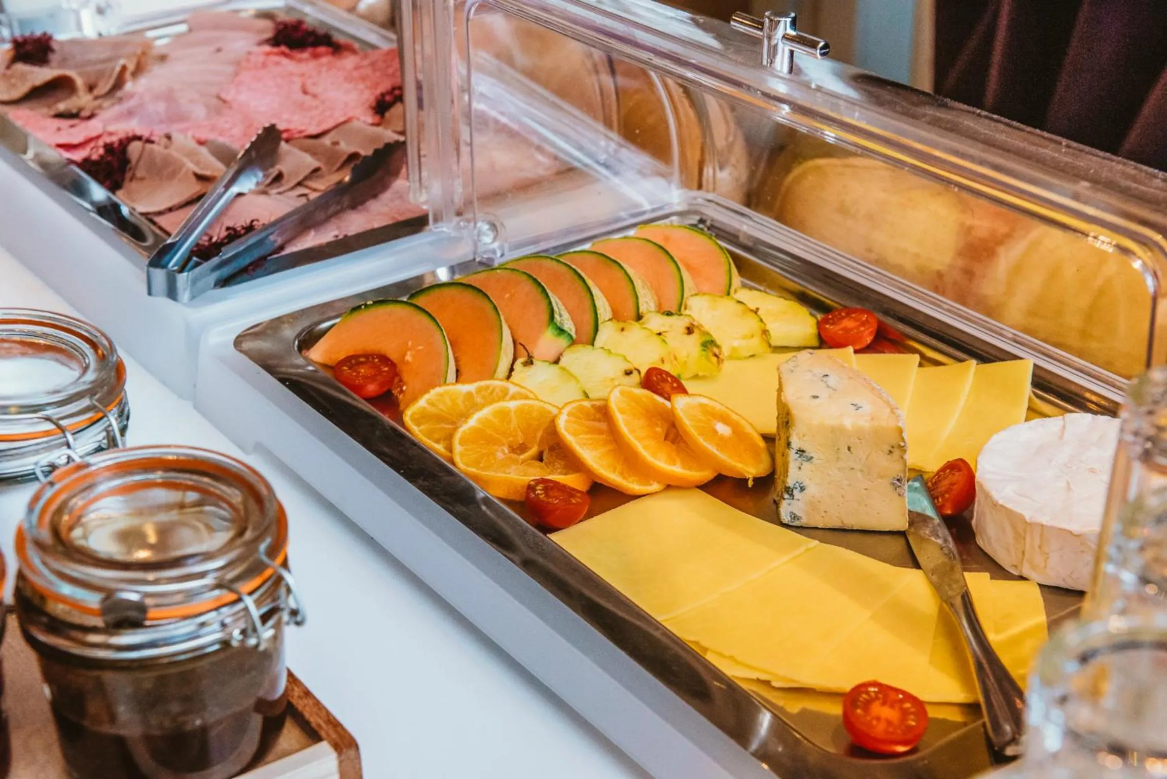 Food and drinks in Murrayfield Hotel