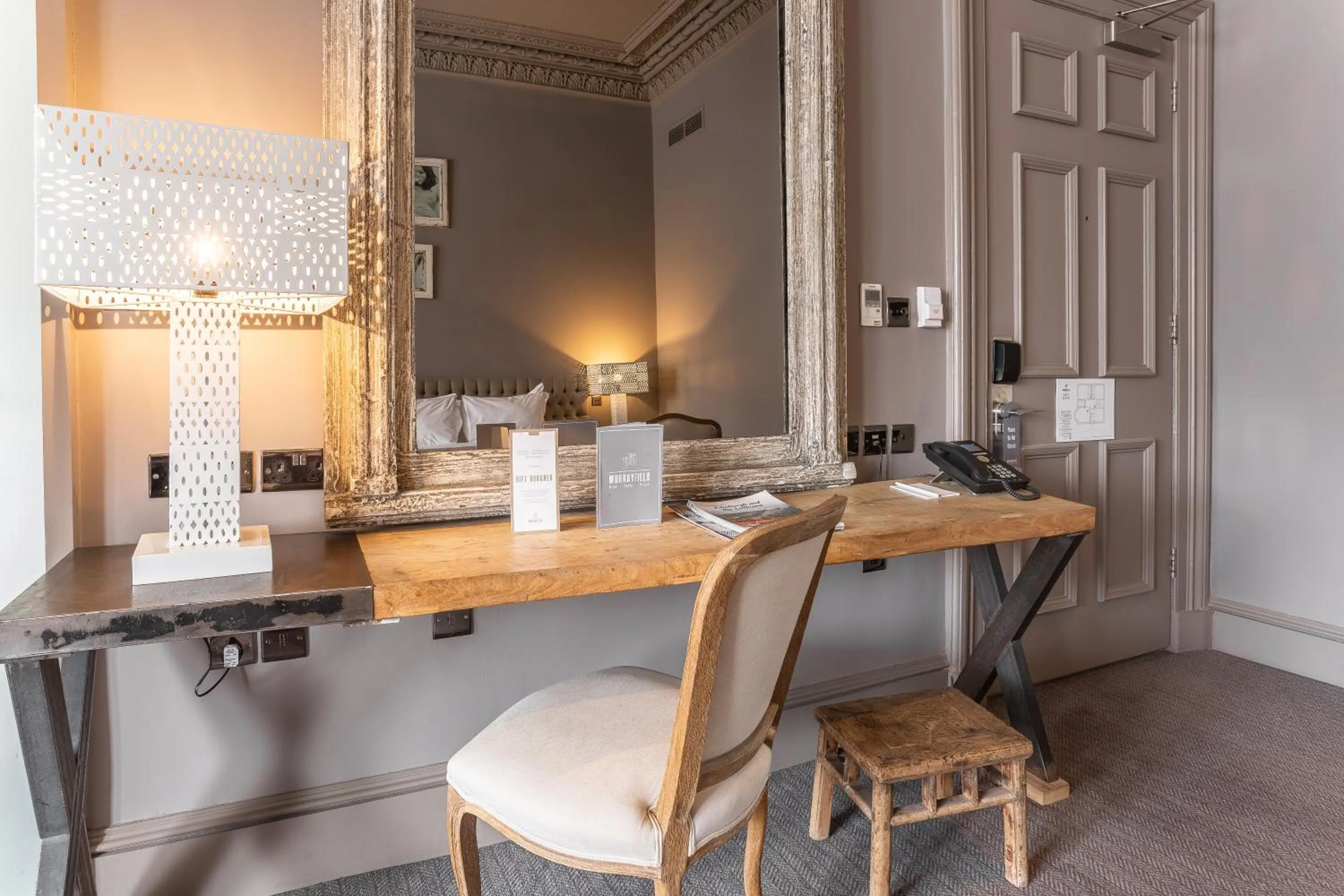 Seating area in Murrayfield Hotel