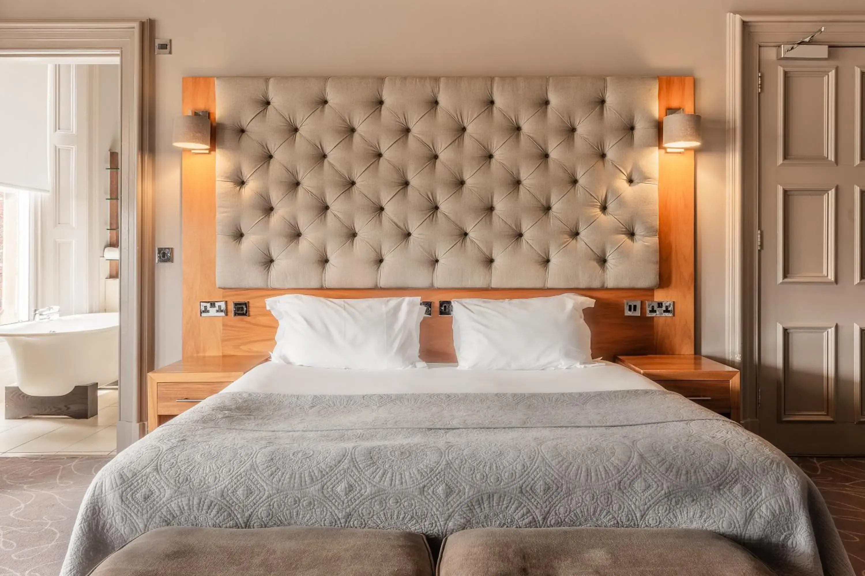 Bed in Murrayfield Hotel Bed in Murrayfield Hotel