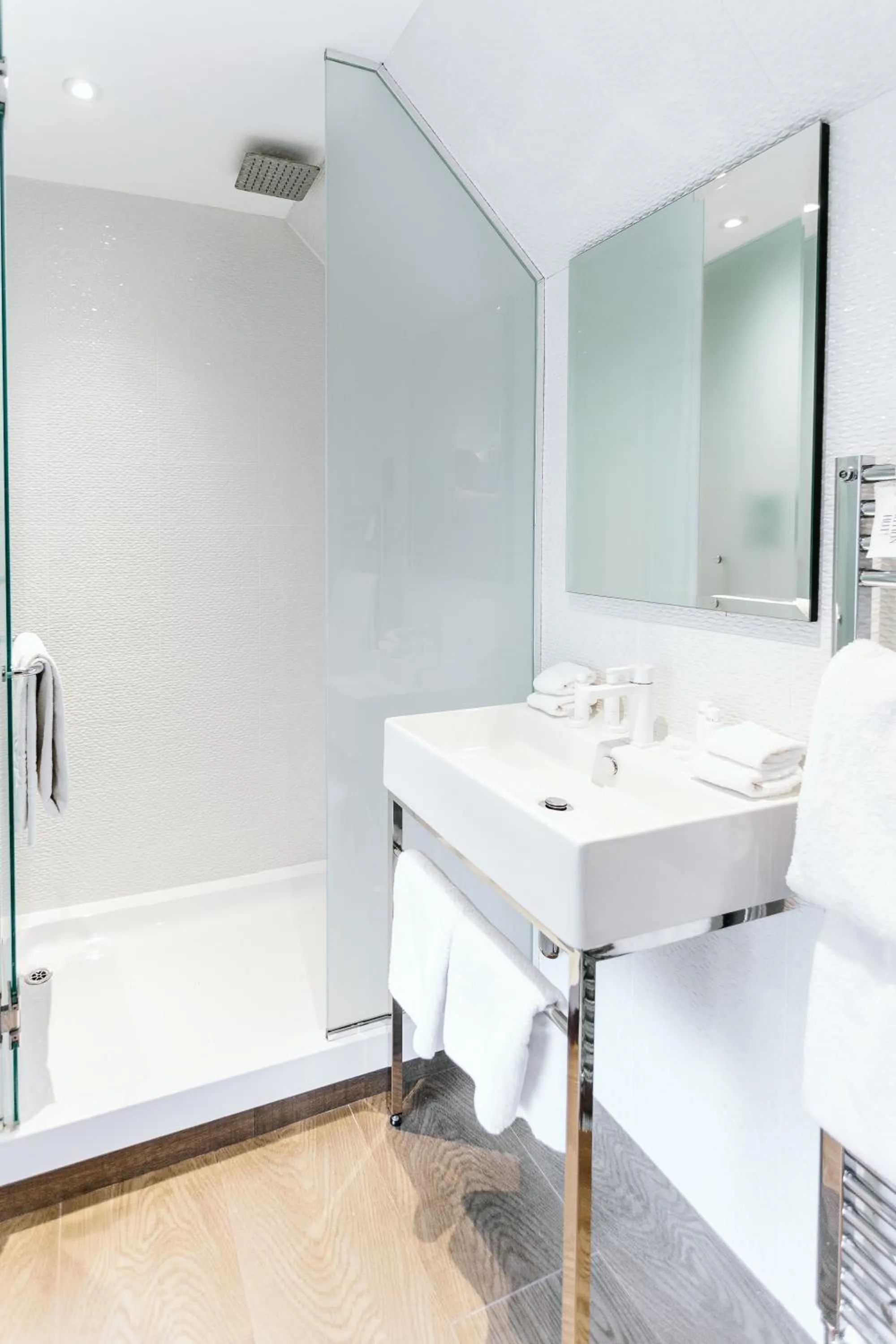 Bathroom in Murrayfield Hotel