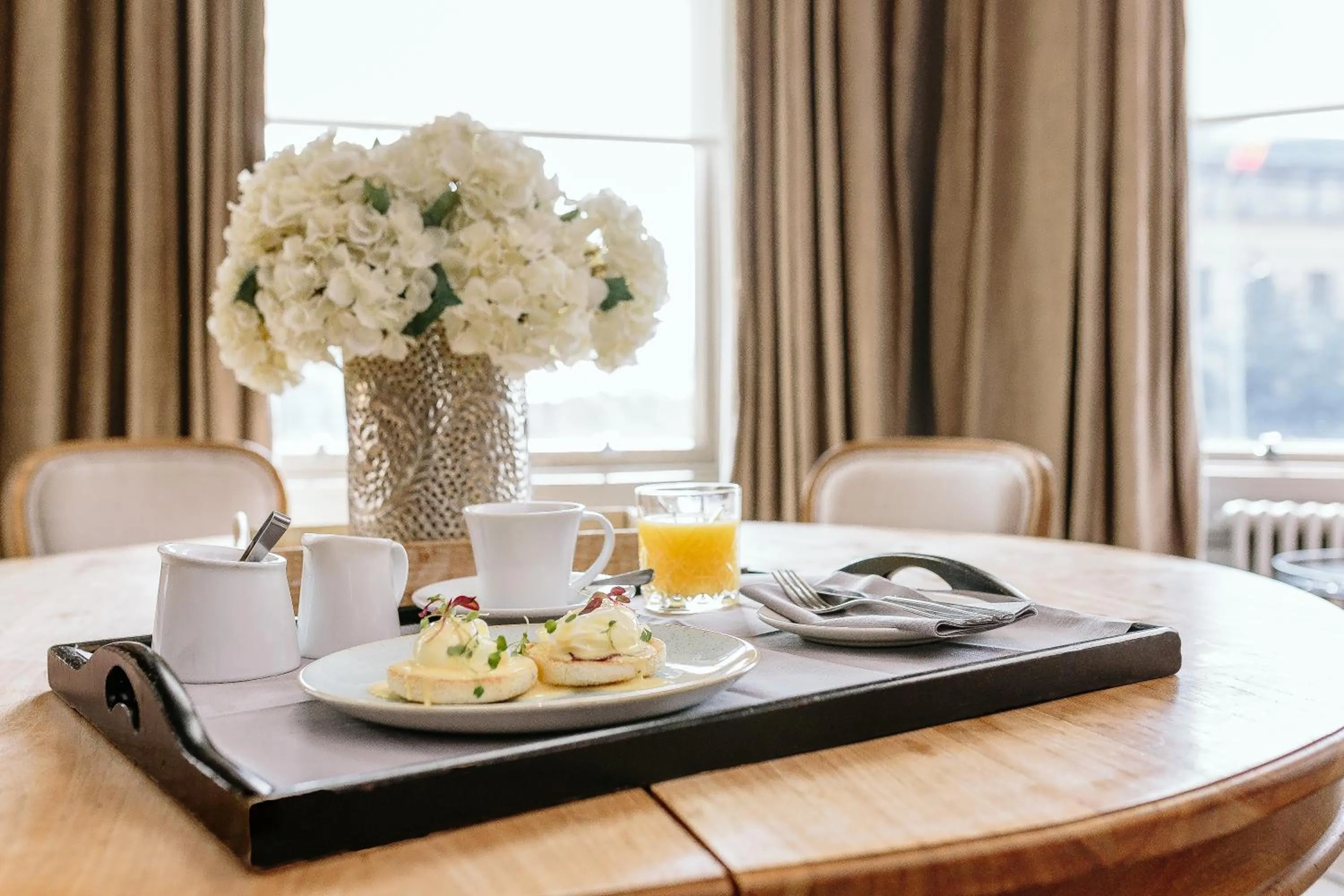 Food and drinks in Murrayfield Hotel