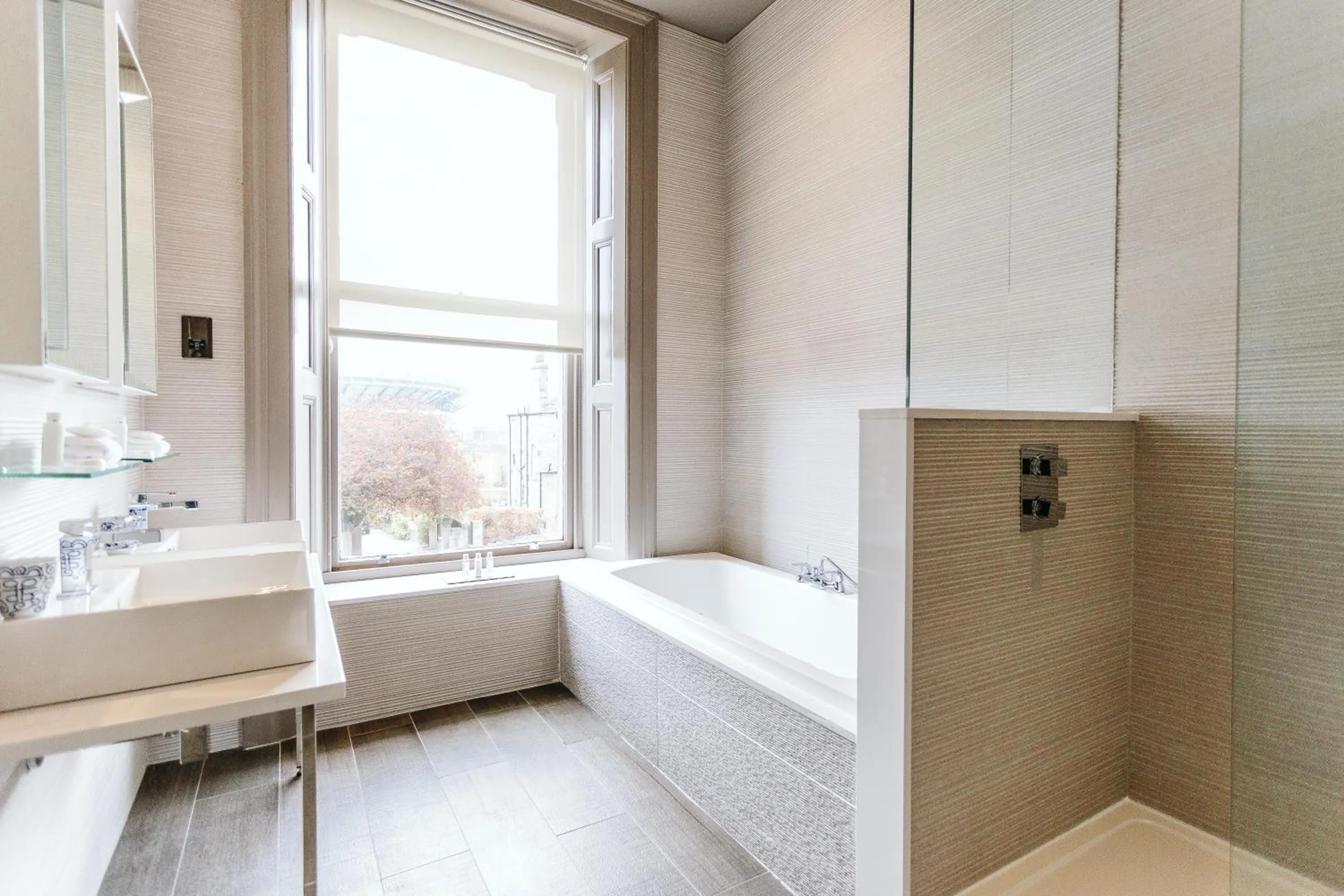 Bathroom in Murrayfield Hotel