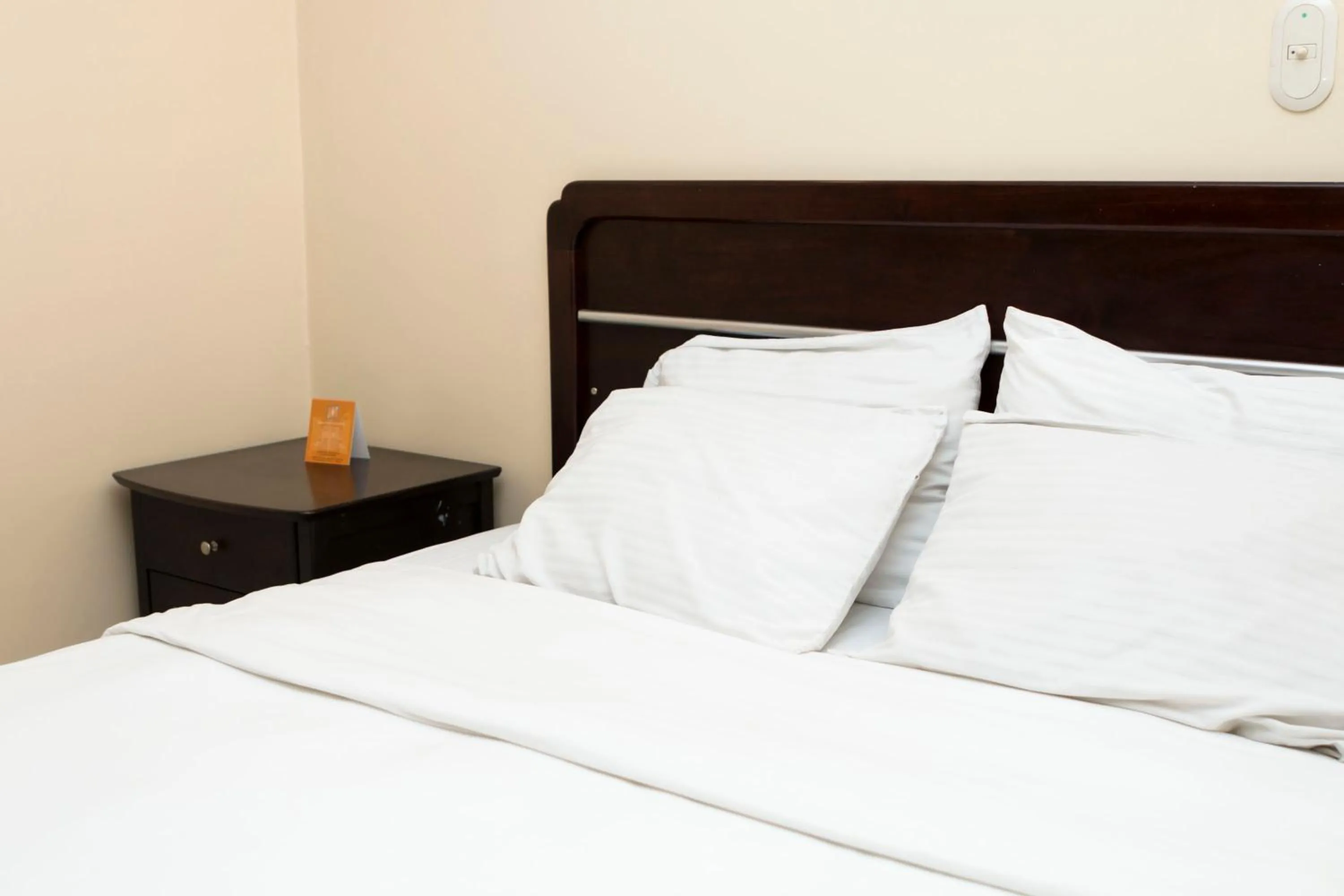 Bedroom, Bed in Hotel Novo