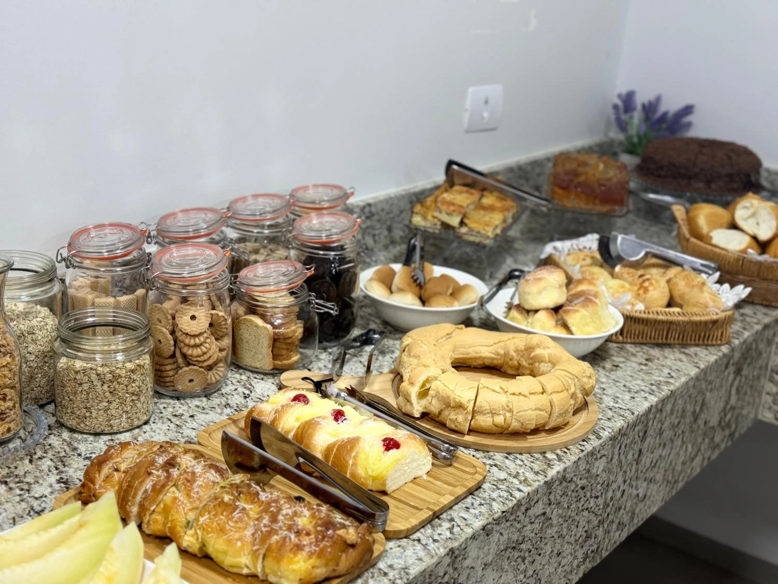 Buffet breakfast in Hotel 7 Quedas