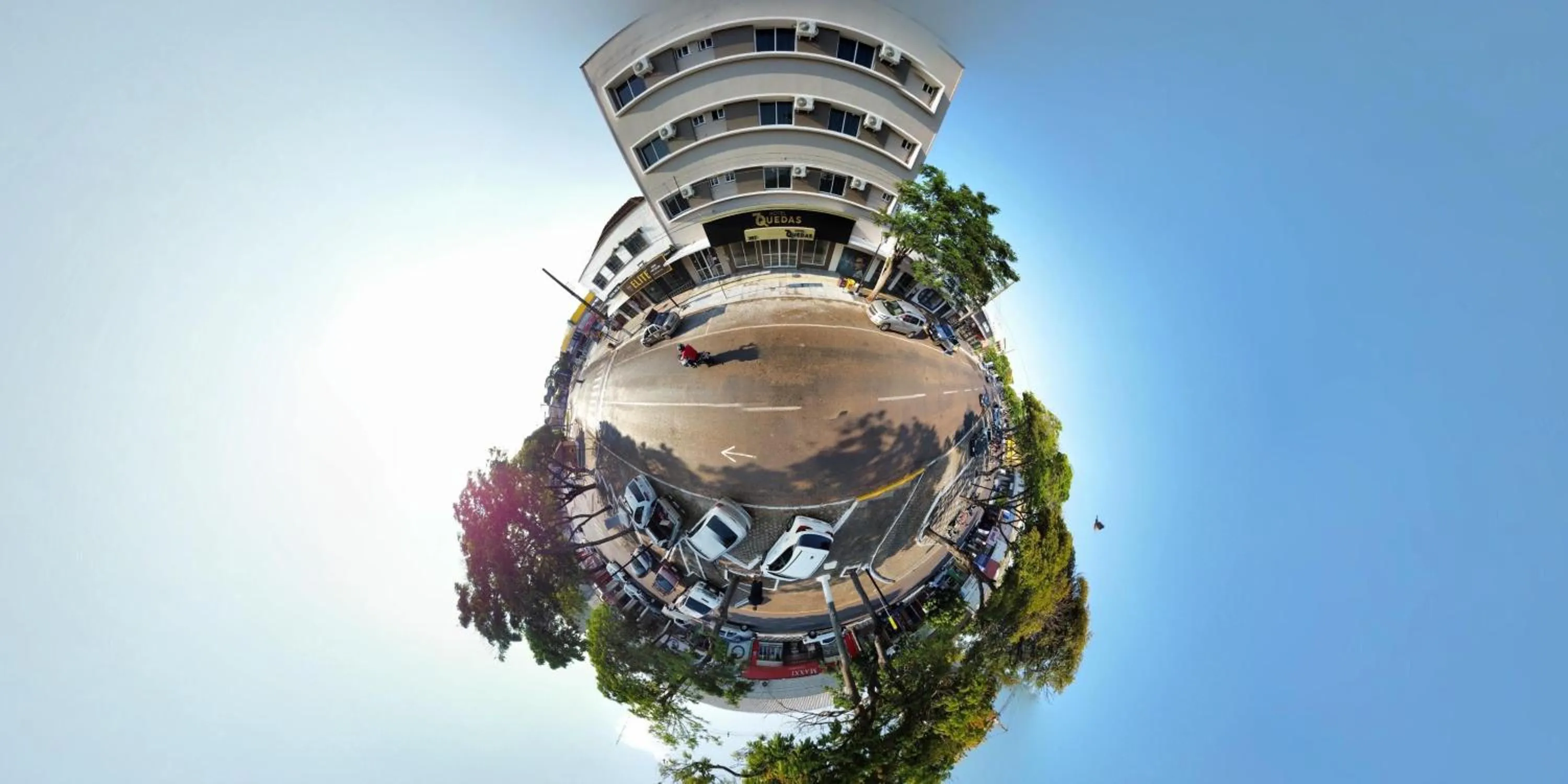 Property building in Hotel 7 Quedas