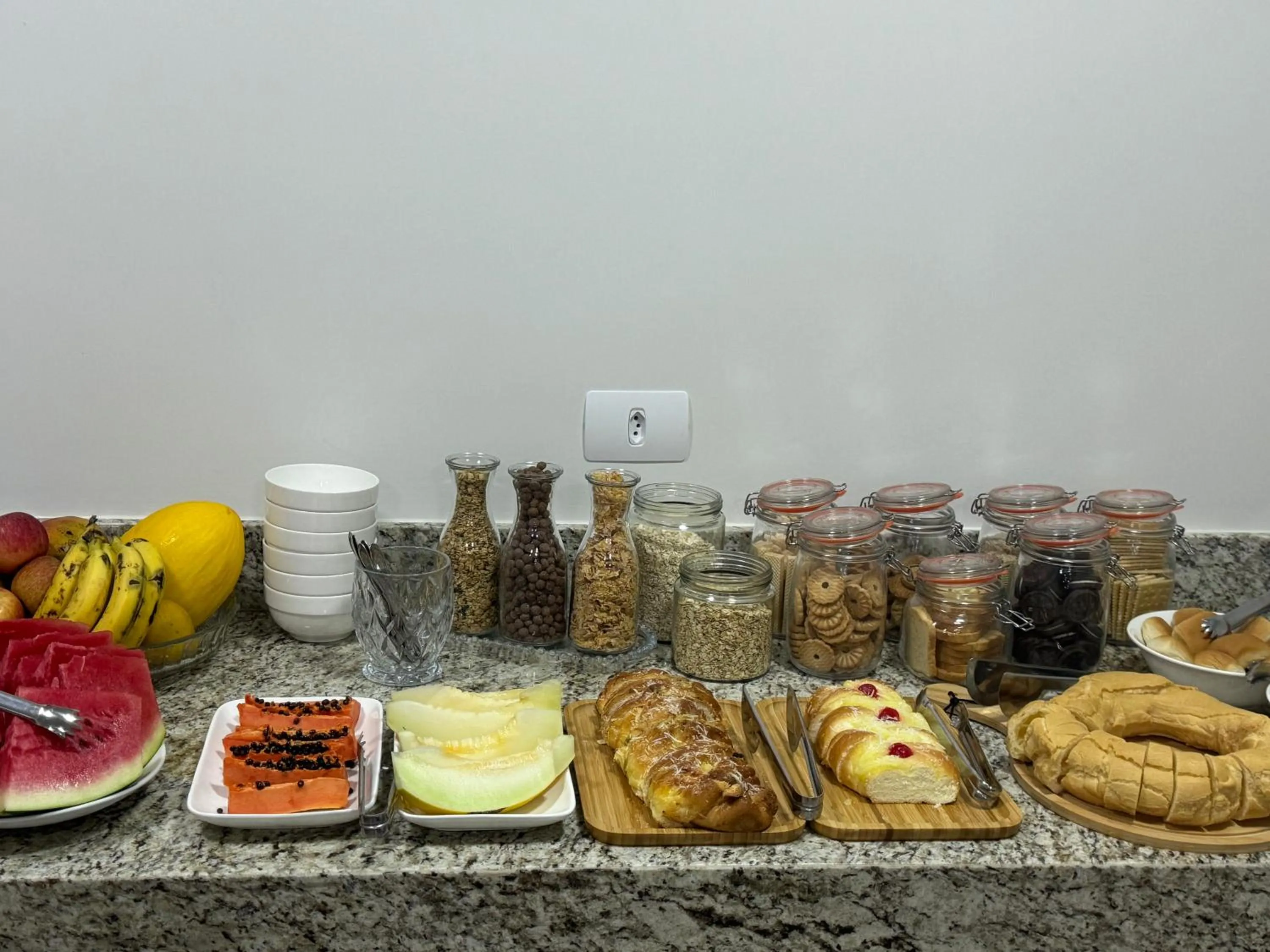 Buffet breakfast in Hotel 7 Quedas