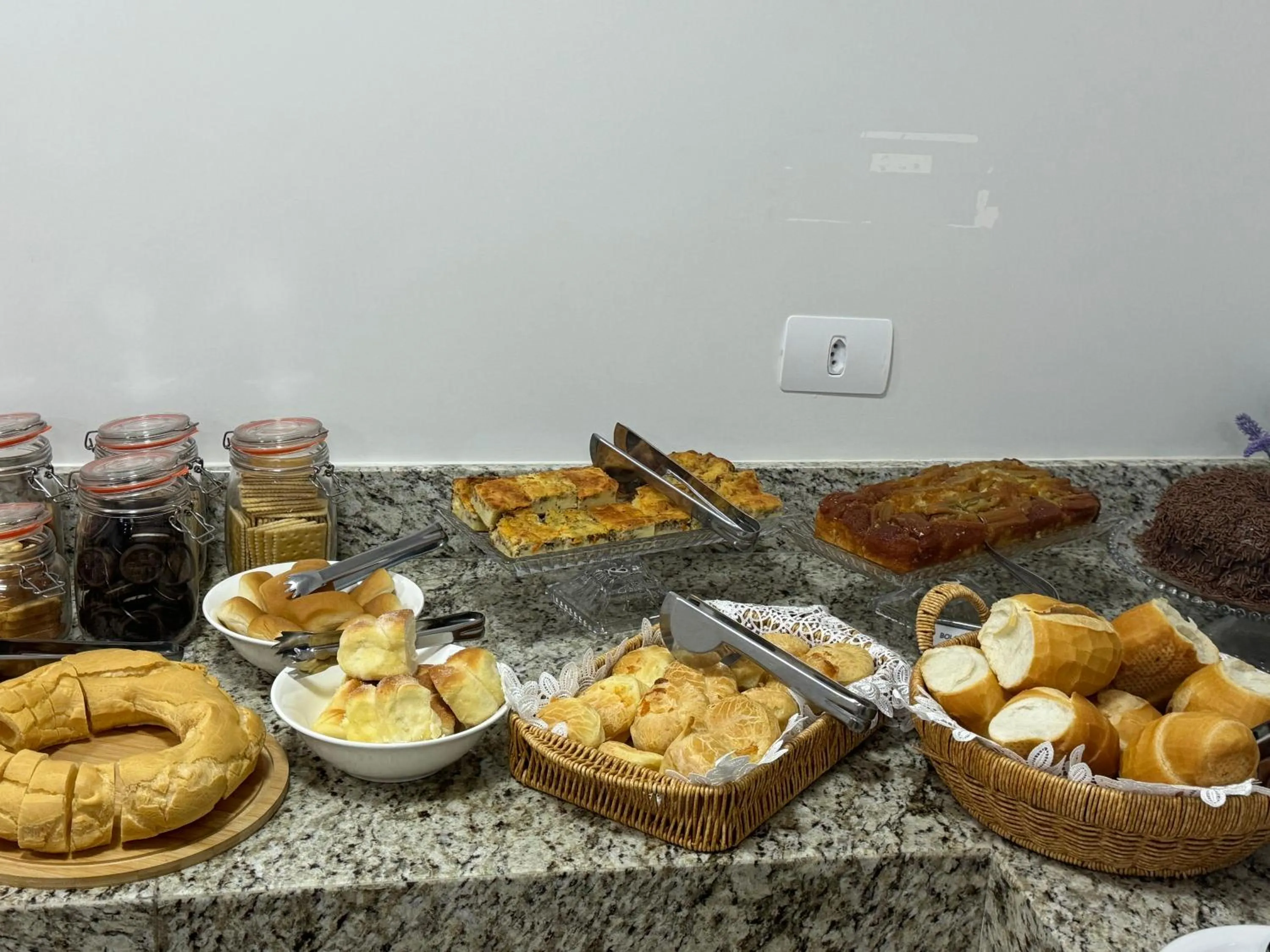 Buffet breakfast in Hotel 7 Quedas