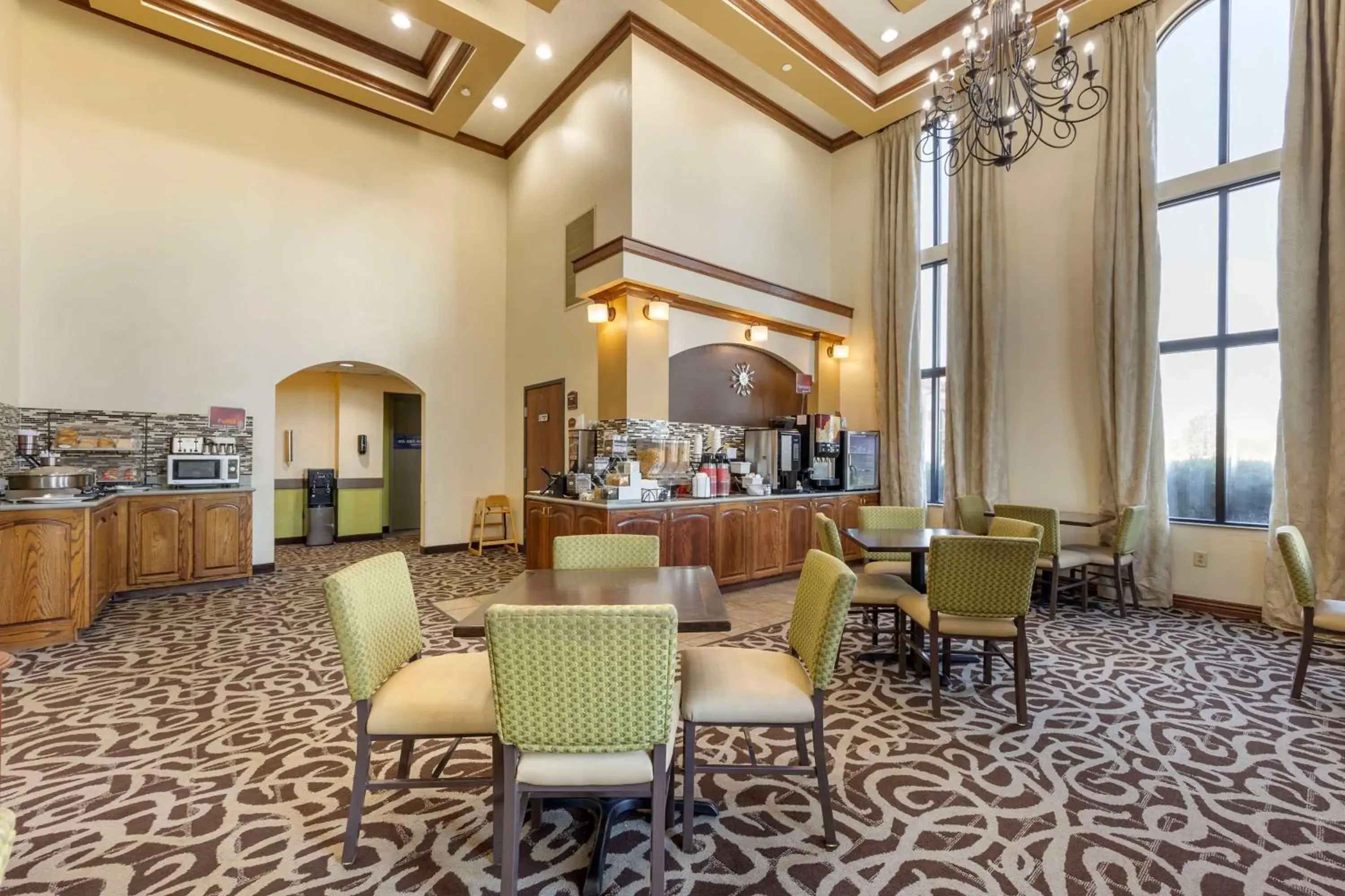 Breakfast in Best Western Plus Sikeston Breakfast in Best Western Plus Sikeston