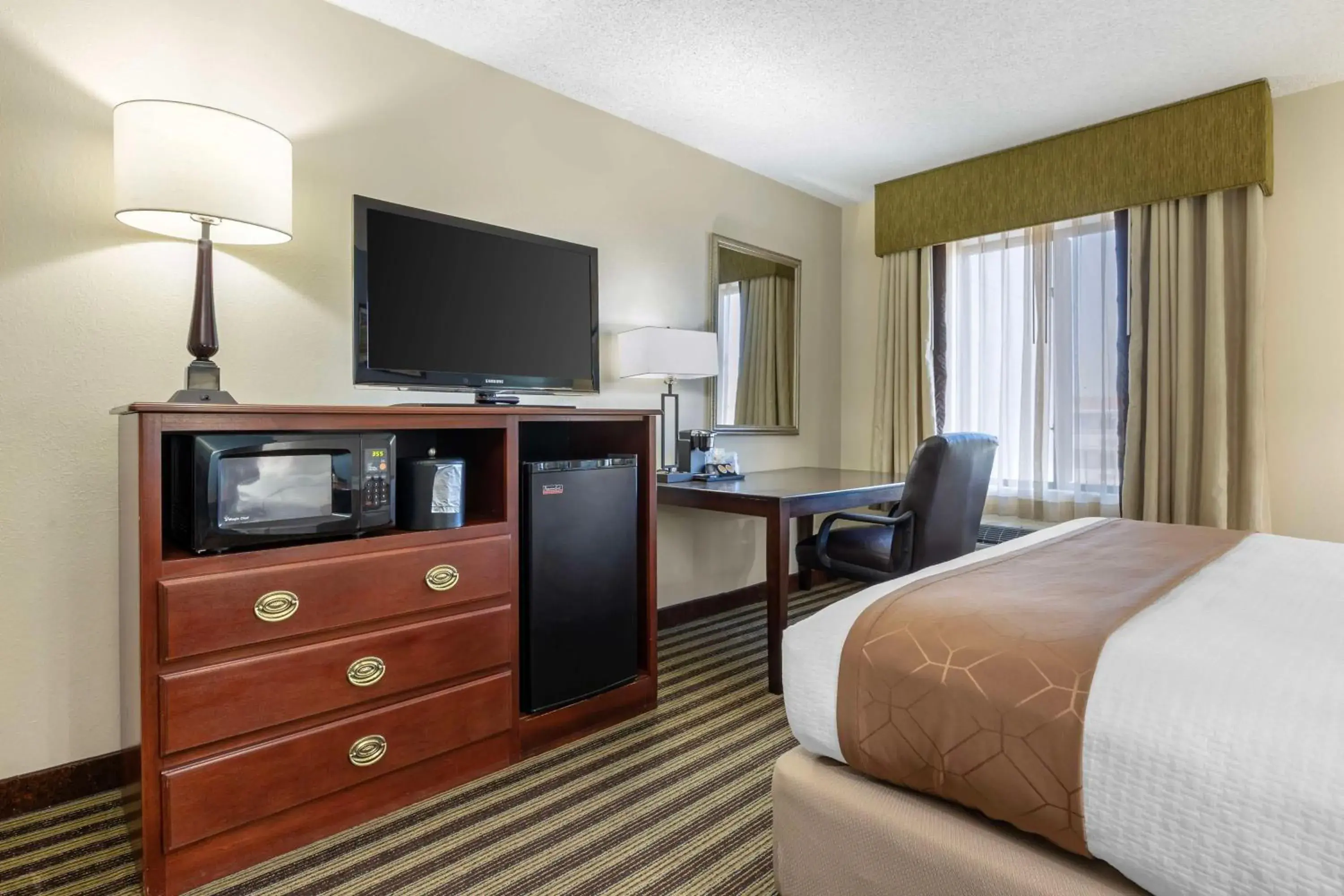 Bedroom, Bed in Best Western Plus Sikeston Bedroom, Bed in Best Western Plus Sikeston