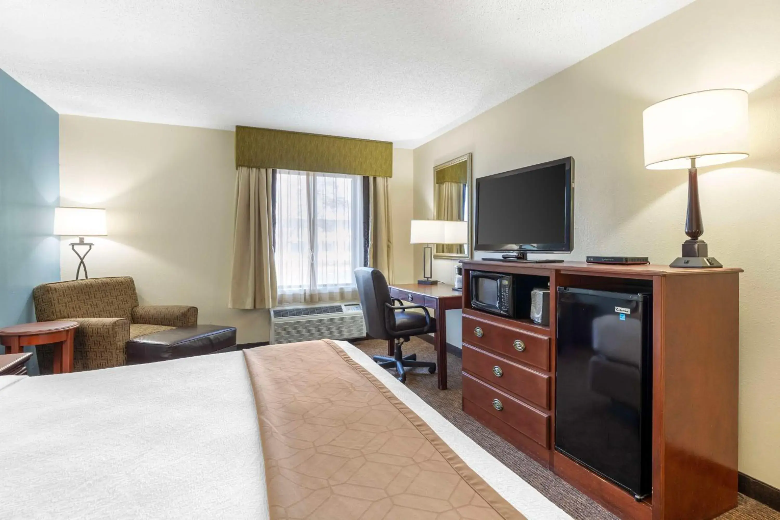 Bedroom, Bed in Best Western Plus Sikeston Bedroom, Bed in Best Western Plus Sikeston