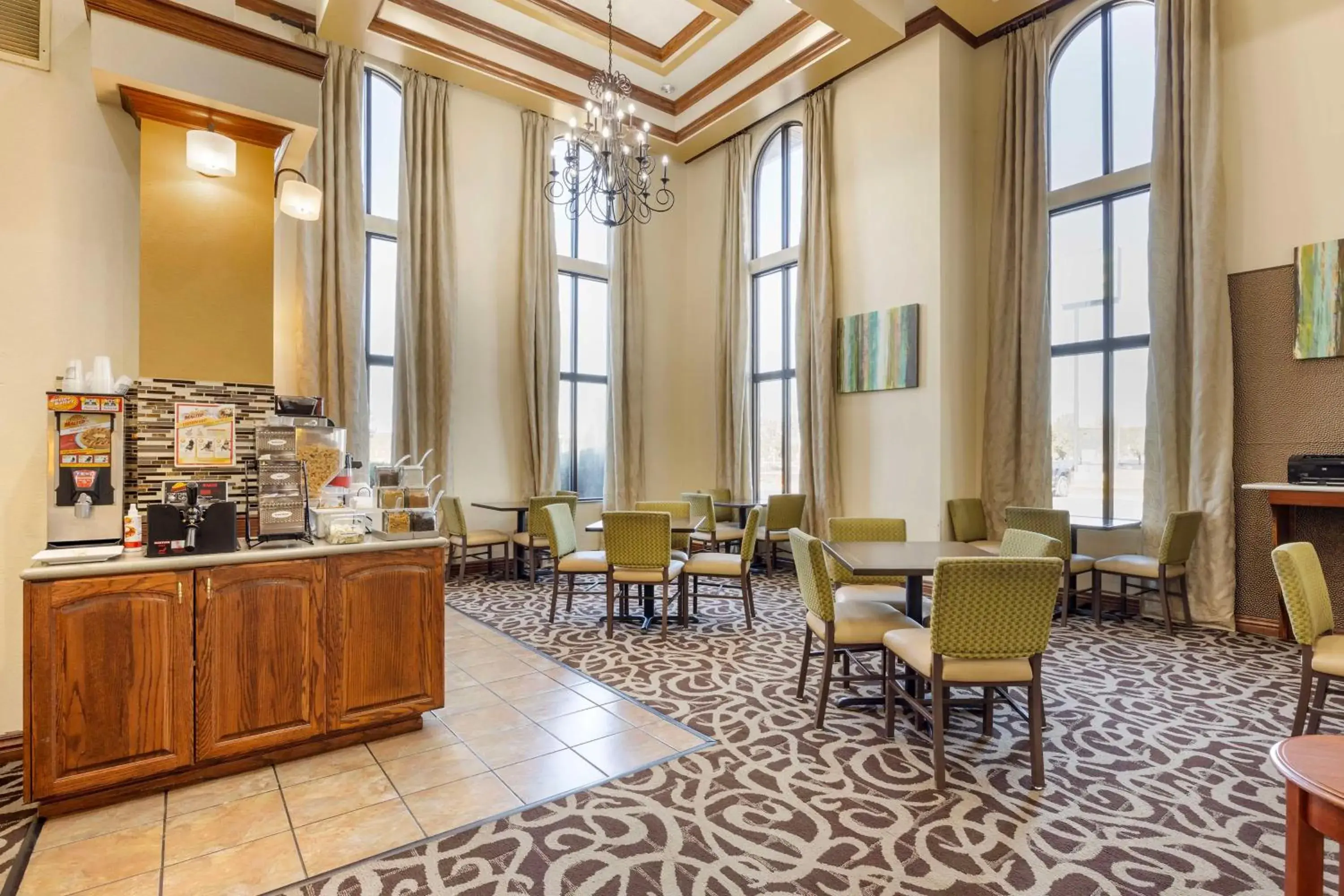 Breakfast in Best Western Plus Sikeston Breakfast in Best Western Plus Sikeston