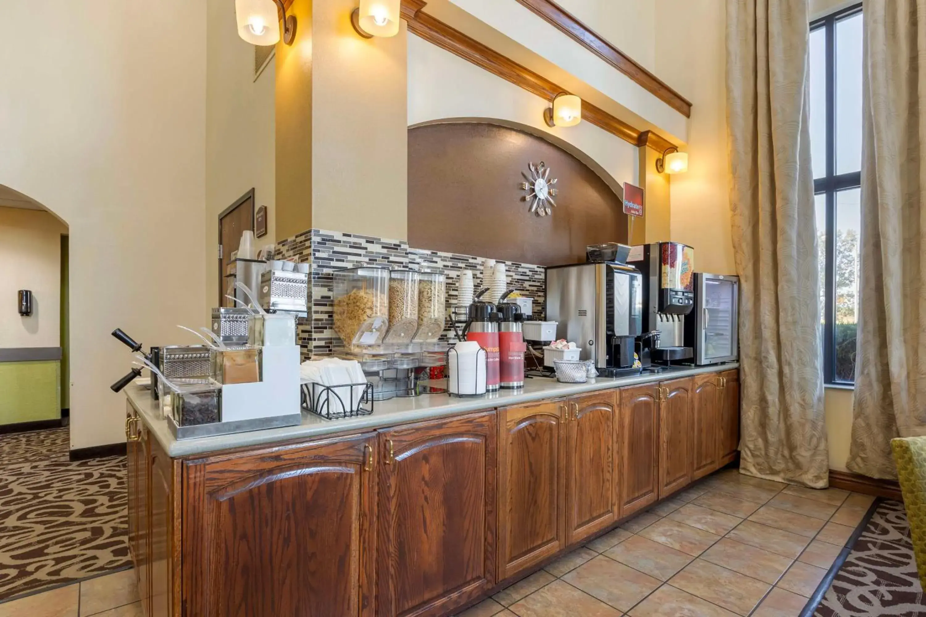 Breakfast in Best Western Plus Sikeston Breakfast in Best Western Plus Sikeston