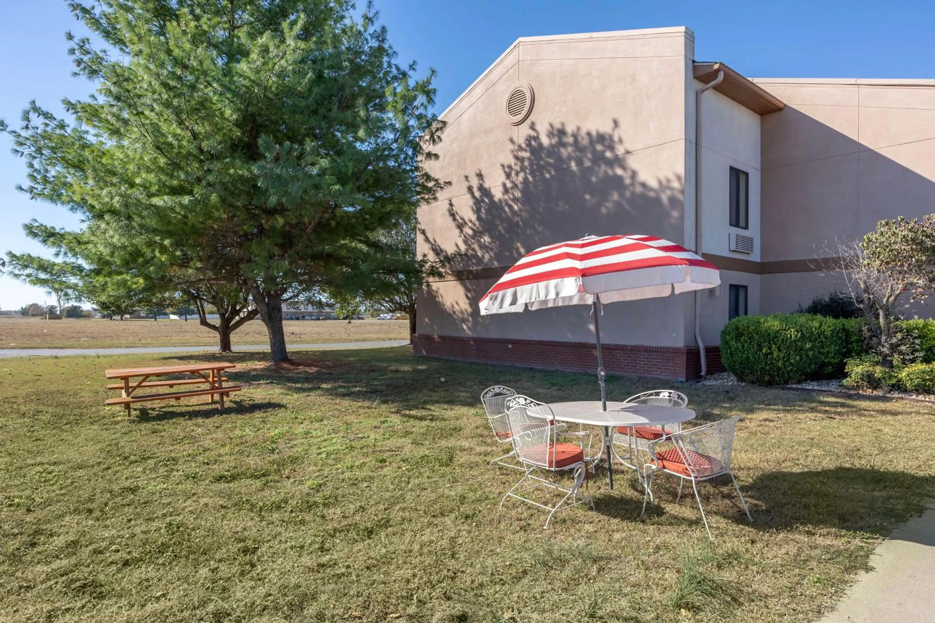 Property building in Best Western Plus Sikeston