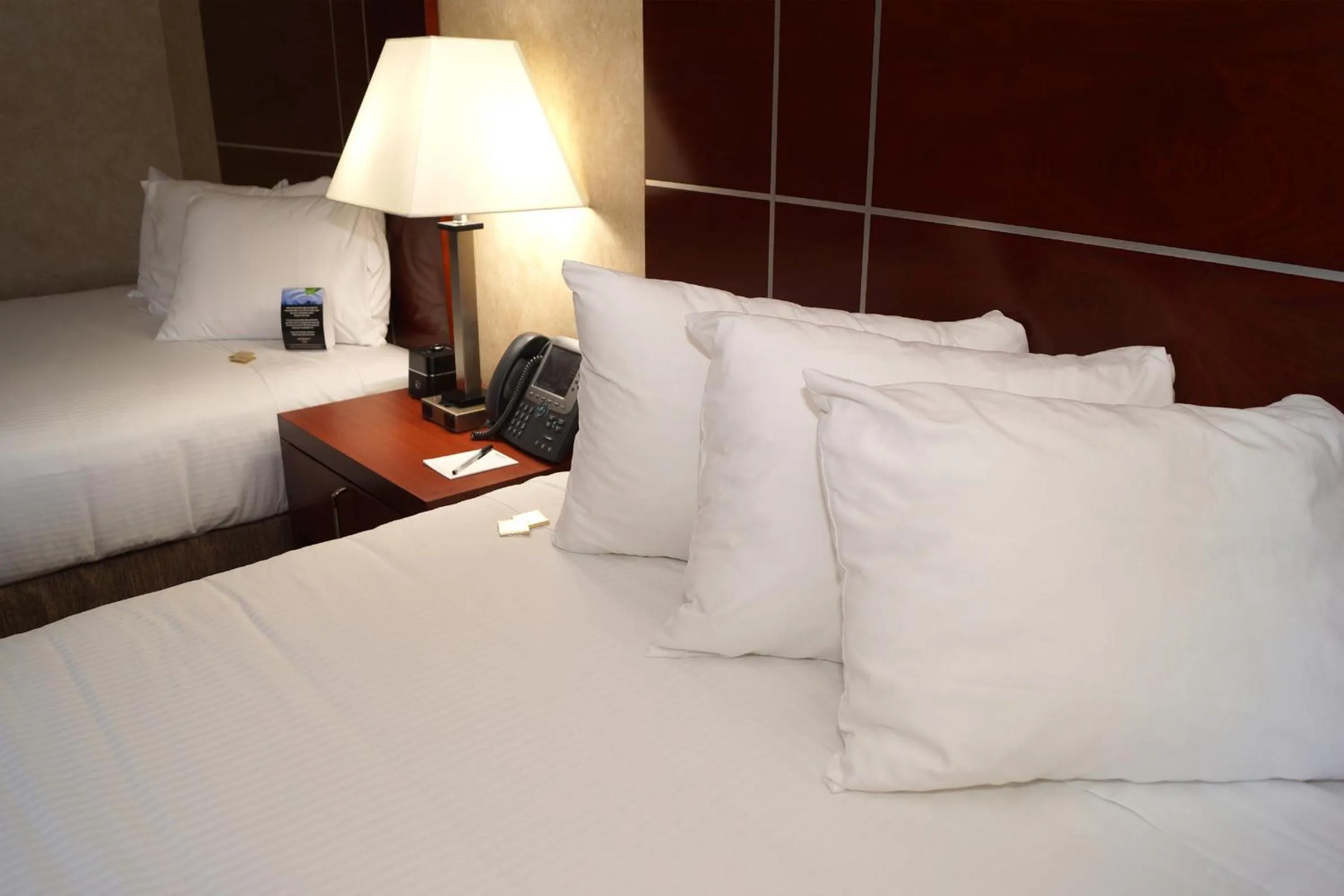 Bedroom in Hollywood Casino Joliet Hotel