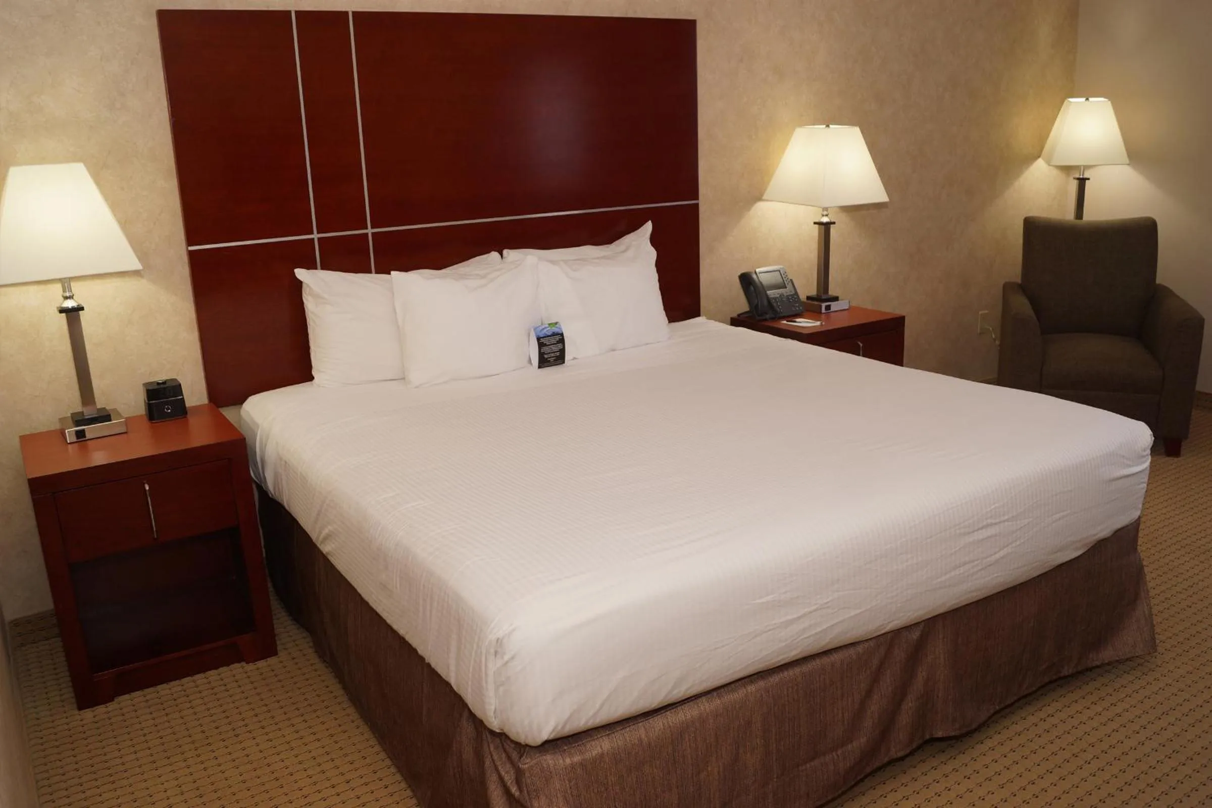 Bedroom in Hollywood Casino Joliet Hotel