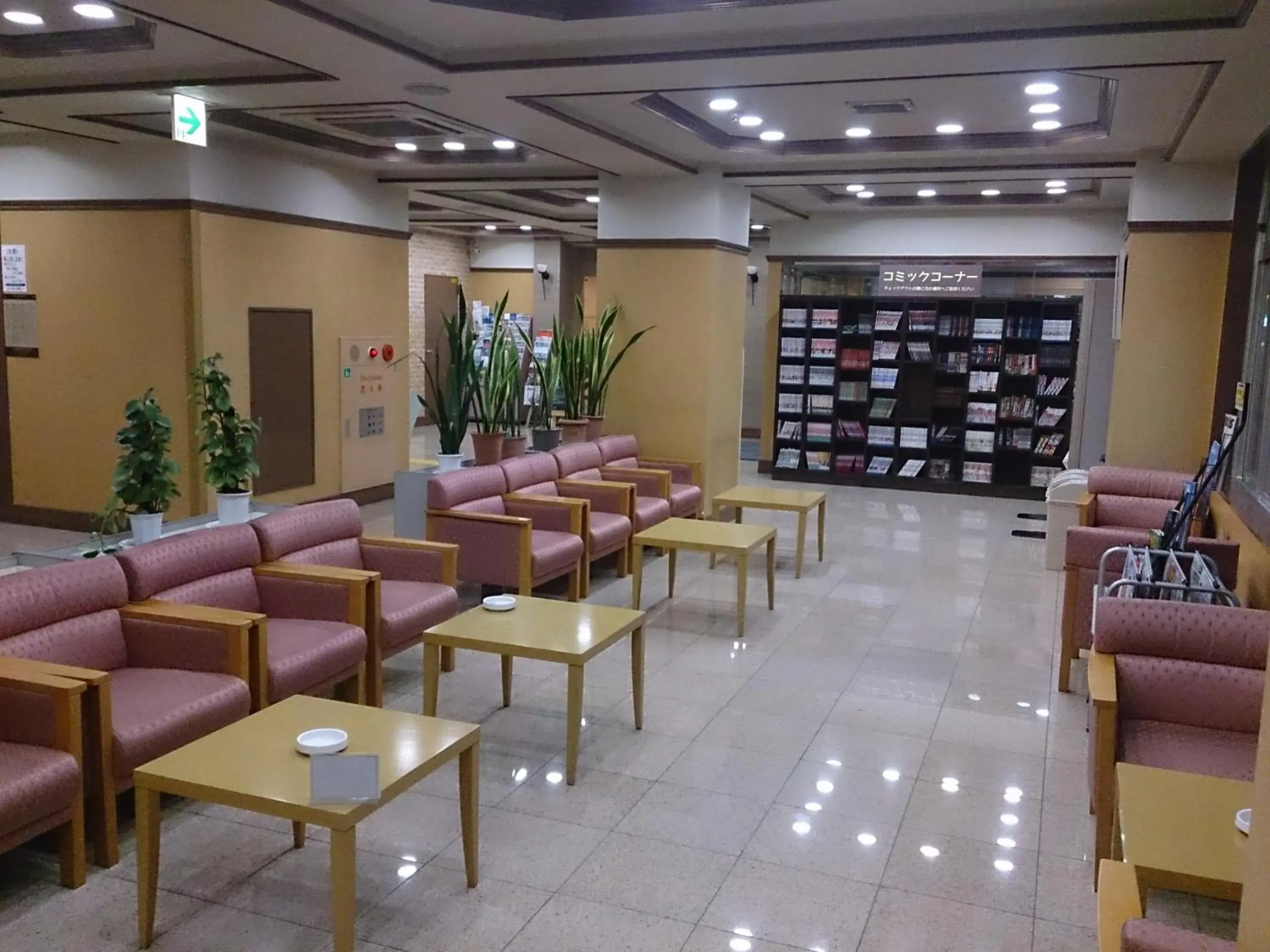 Lounge or bar in Kuretake Inn Gotemba Inter Gold Cabin Lounge or bar in Kuretake Inn Gotemba Inter Gold Cabin