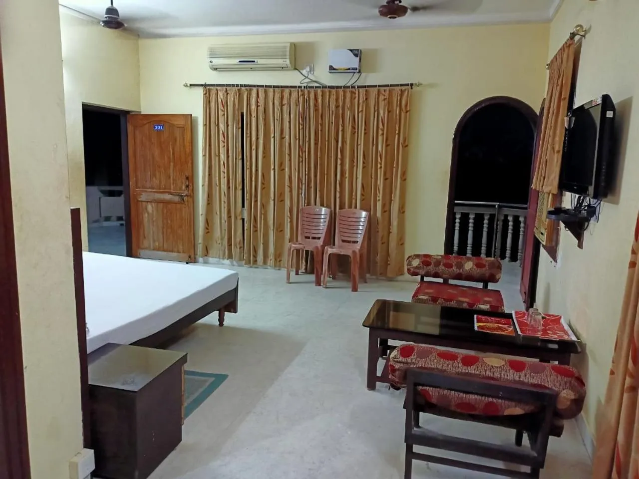 TV and multimedia, Bed in MADHUR RESIDENCY
