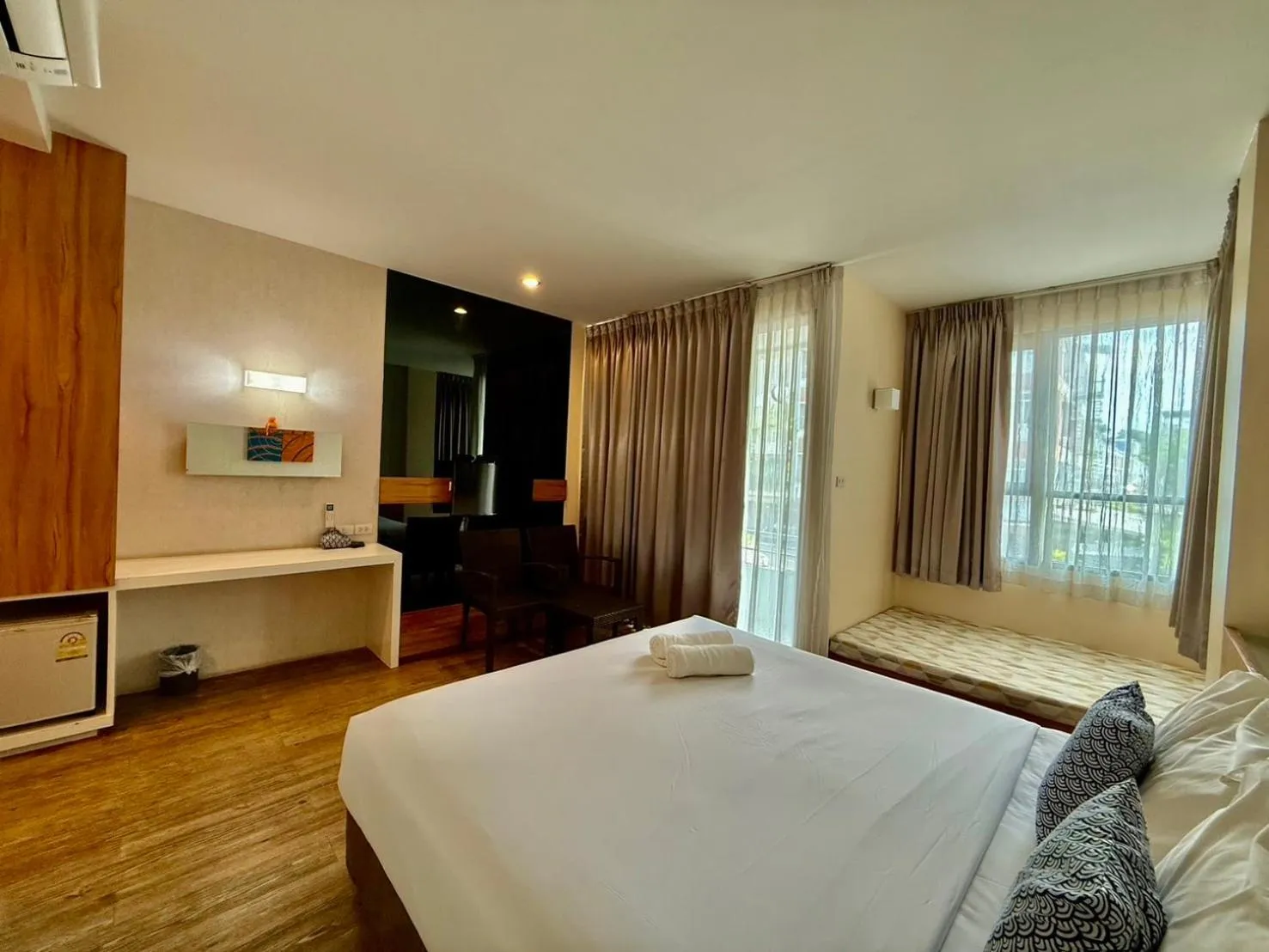 Bedroom, Bed in Apo Hotel