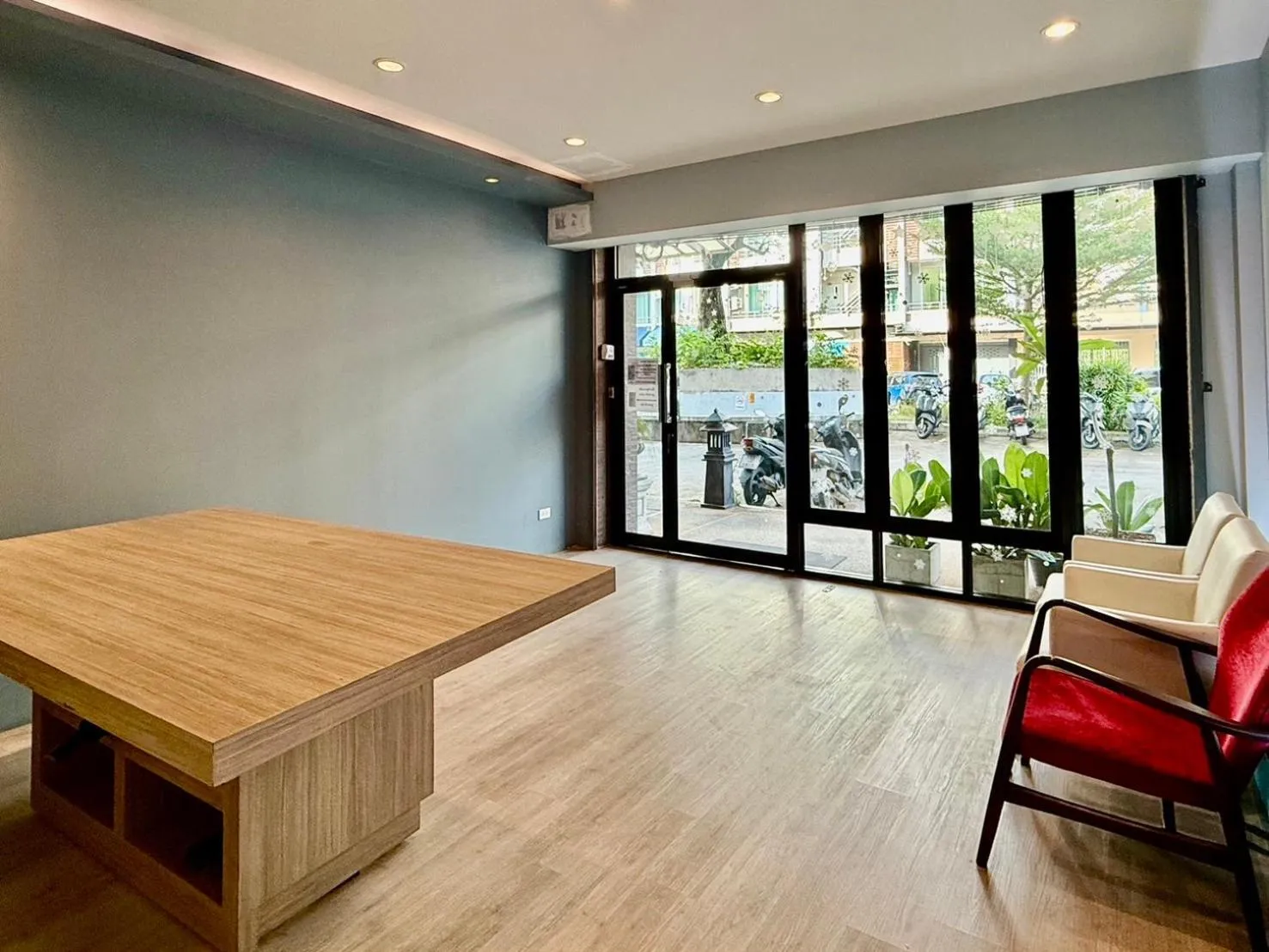 Property building in Apo Hotel