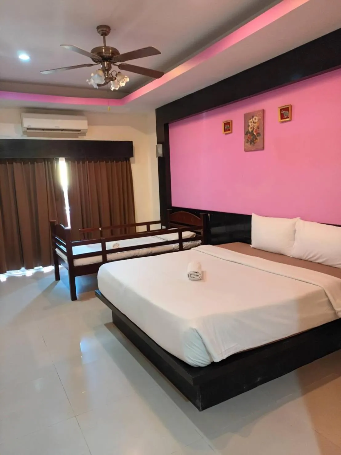Bed in New Lavender Hotel Patong