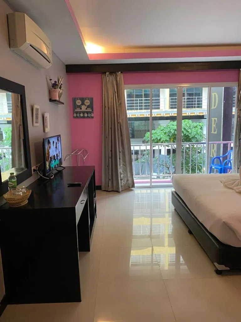 Bed in New Lavender Hotel Patong