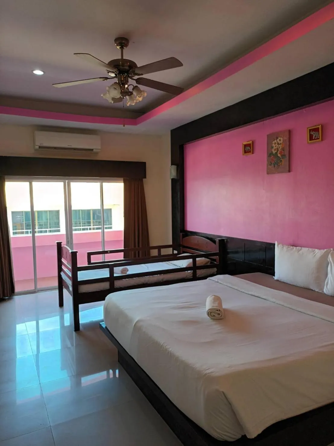 Bed in New Lavender Hotel Patong