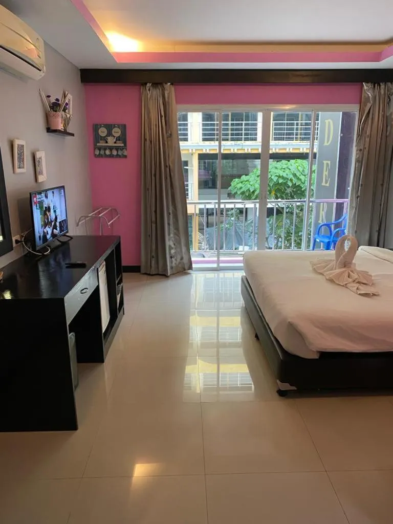 Bed in New Lavender Hotel Patong