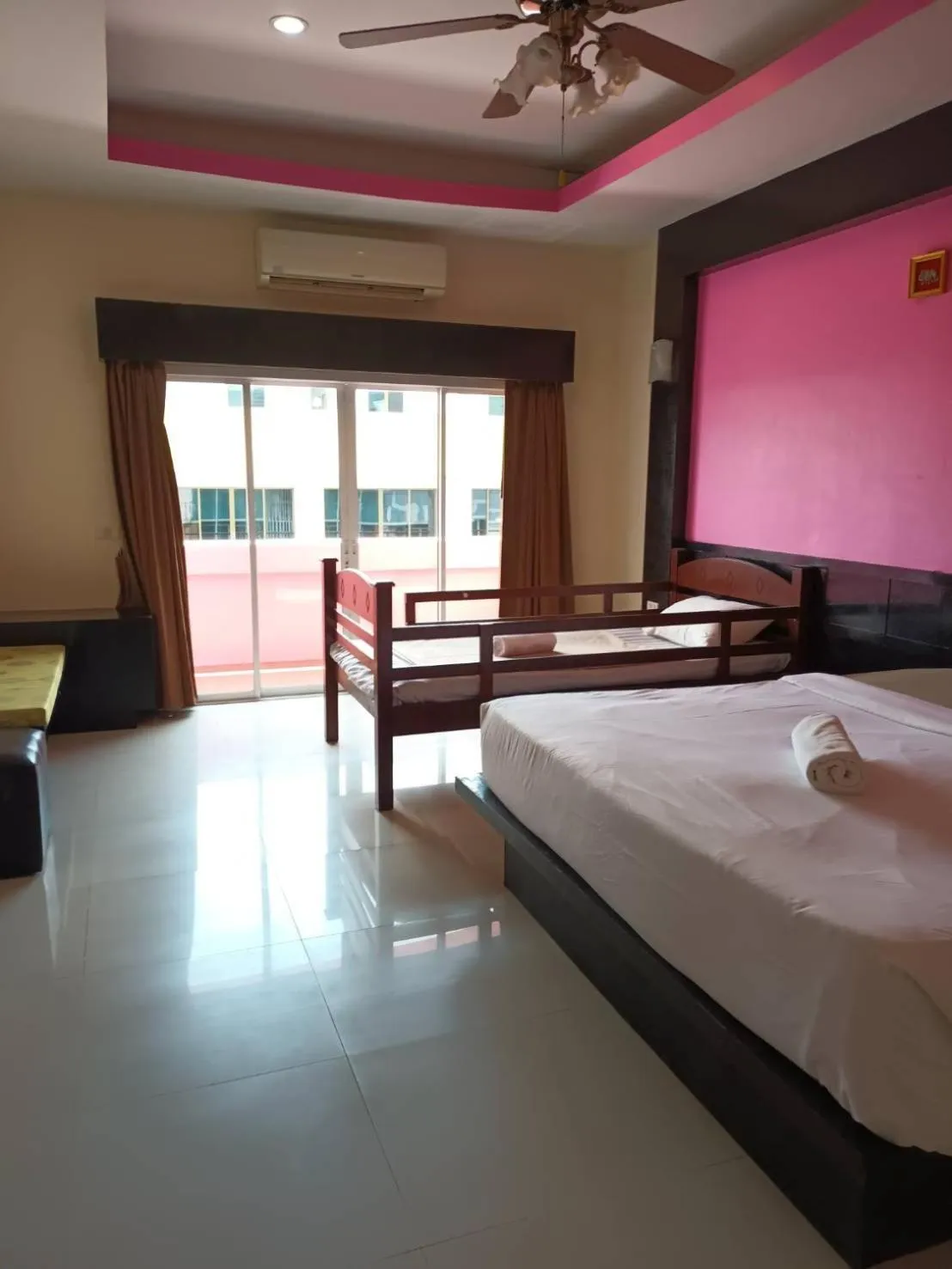 Bed in New Lavender Hotel Patong