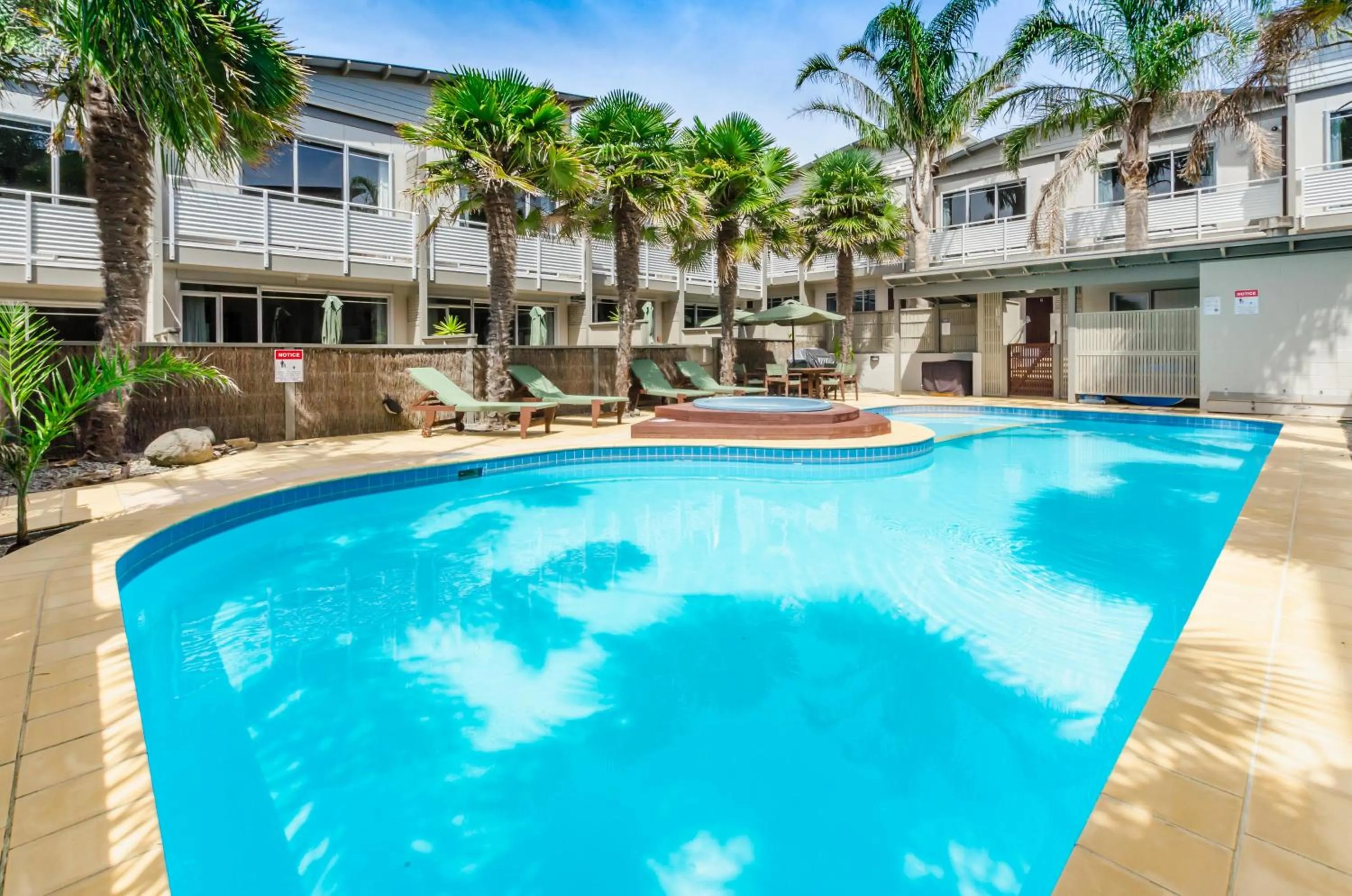 Swimming pool in Raumati Sands Resort