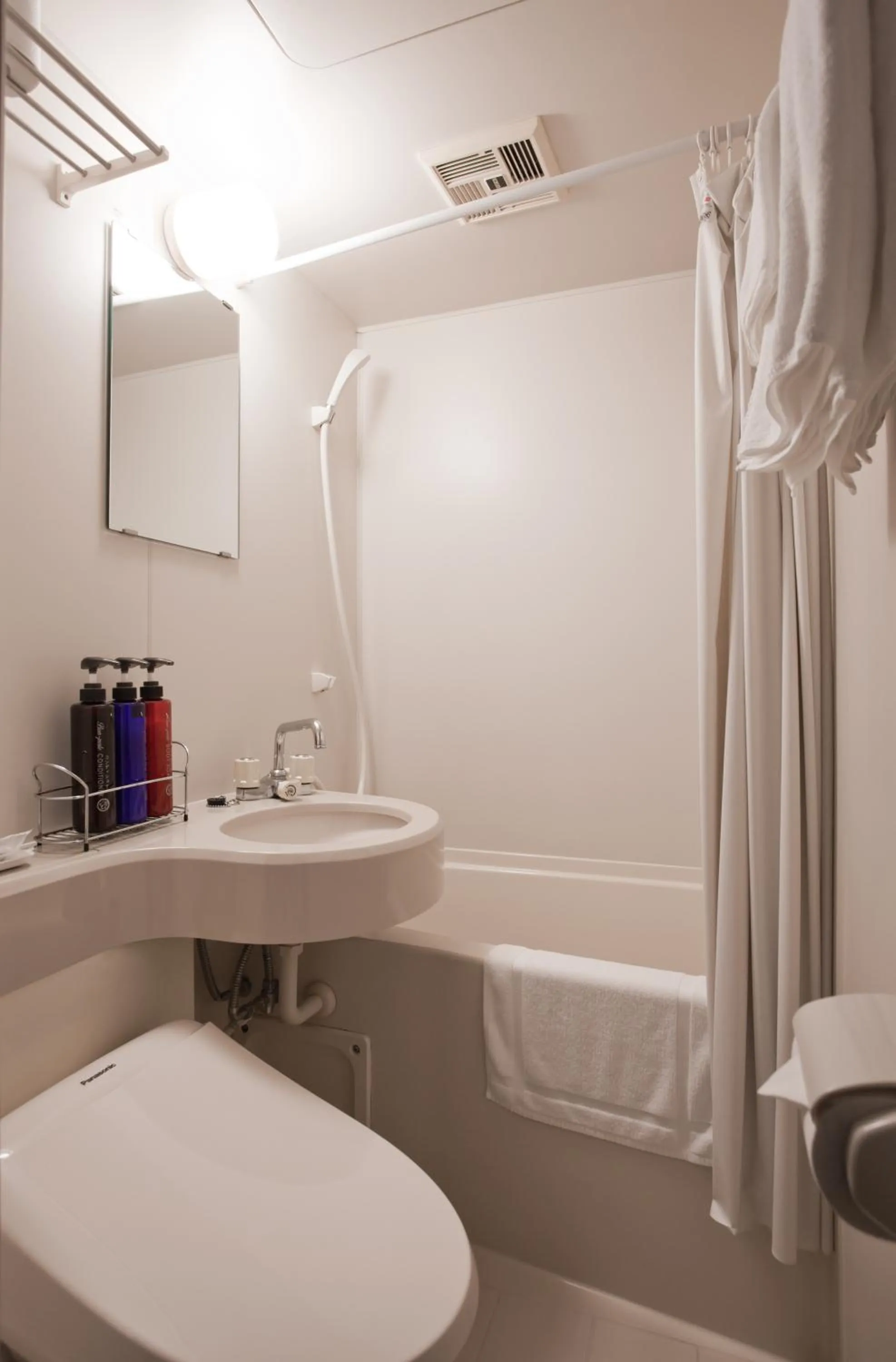 Bathroom in Kakegawa Station Hotel