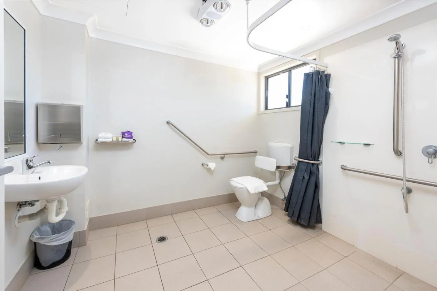 Bathroom in Royal Motel Miles