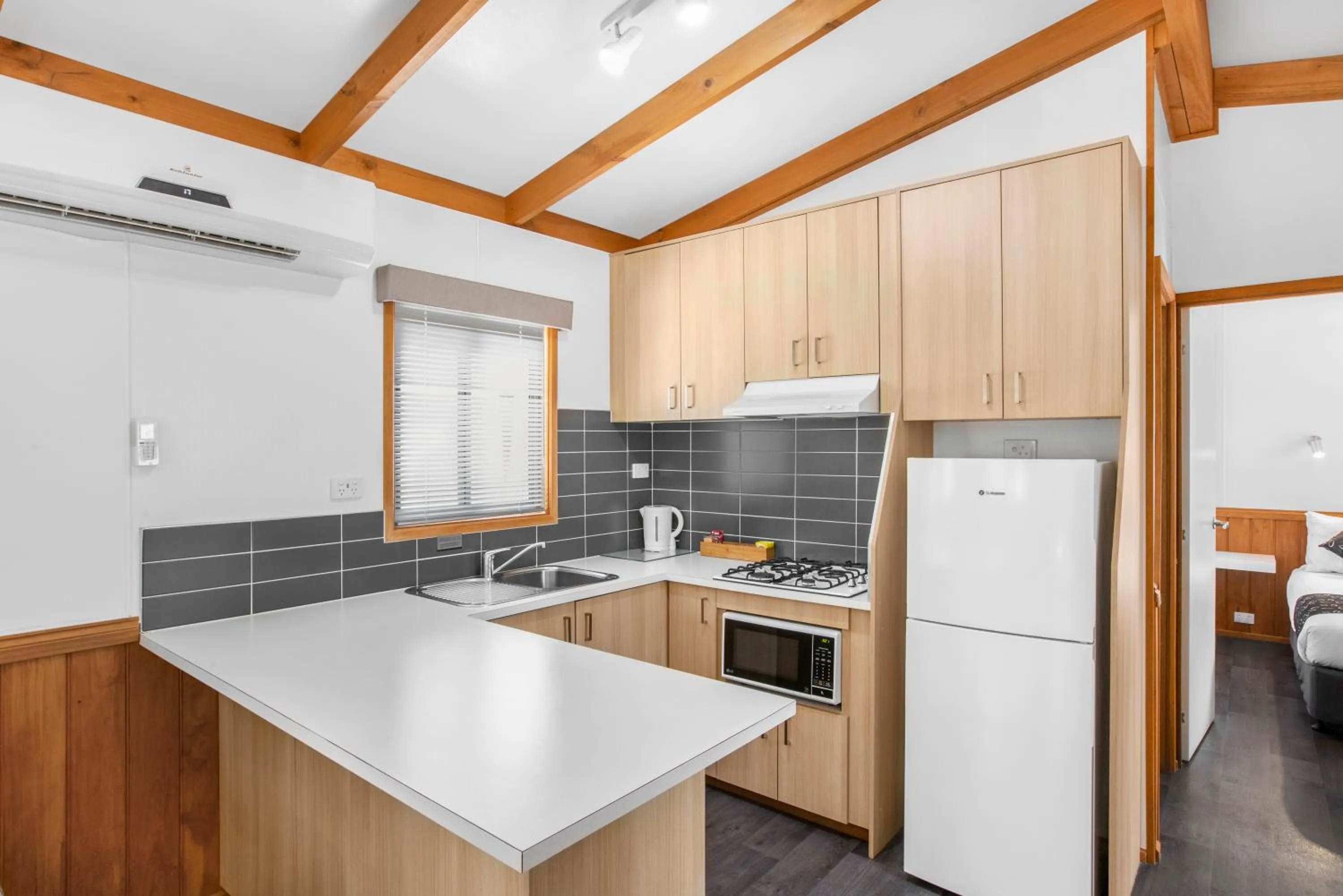 Kitchen or kitchenette in Breeze Holiday Parks - Halls Gap