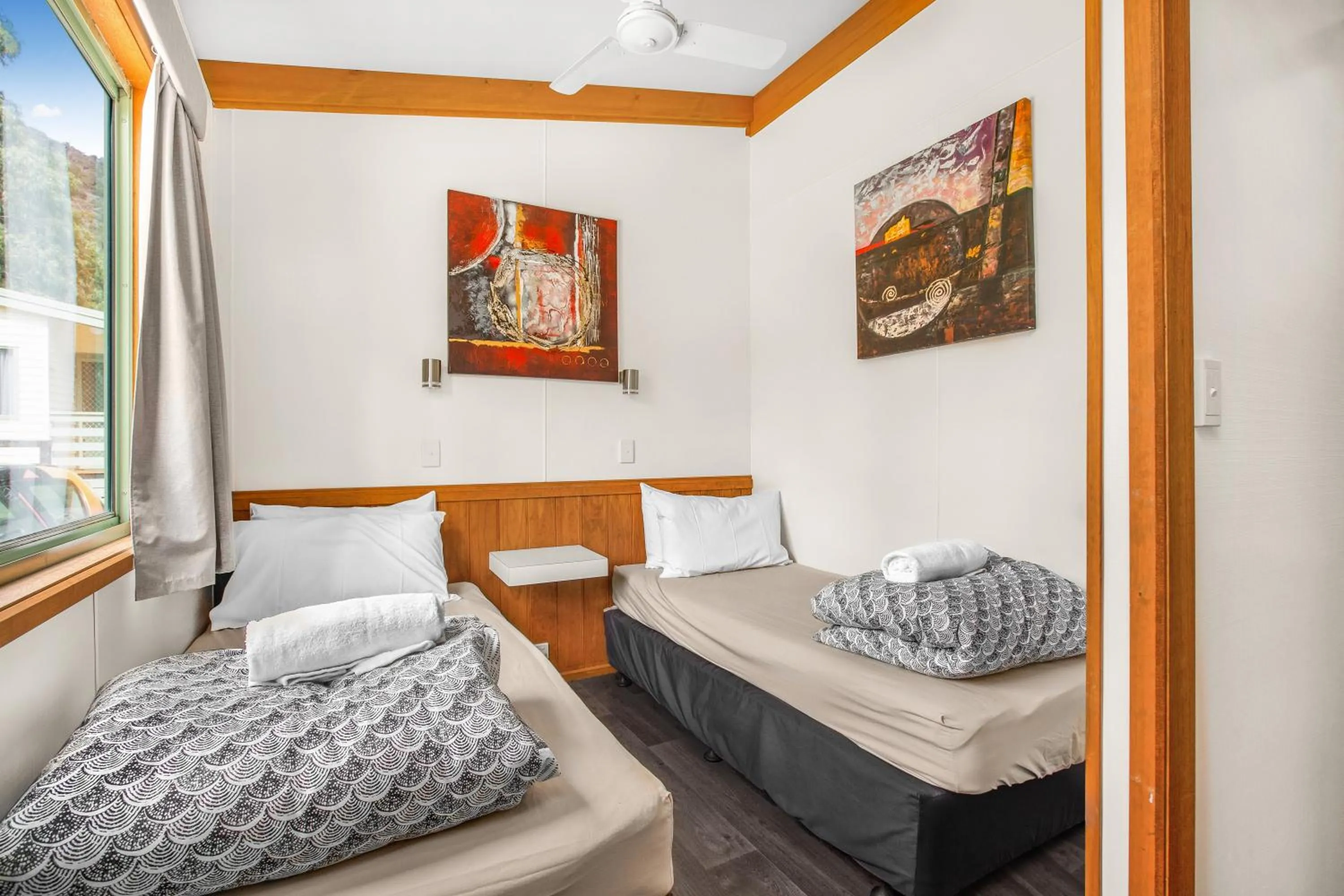 Bed in Breeze Holiday Parks - Halls Gap