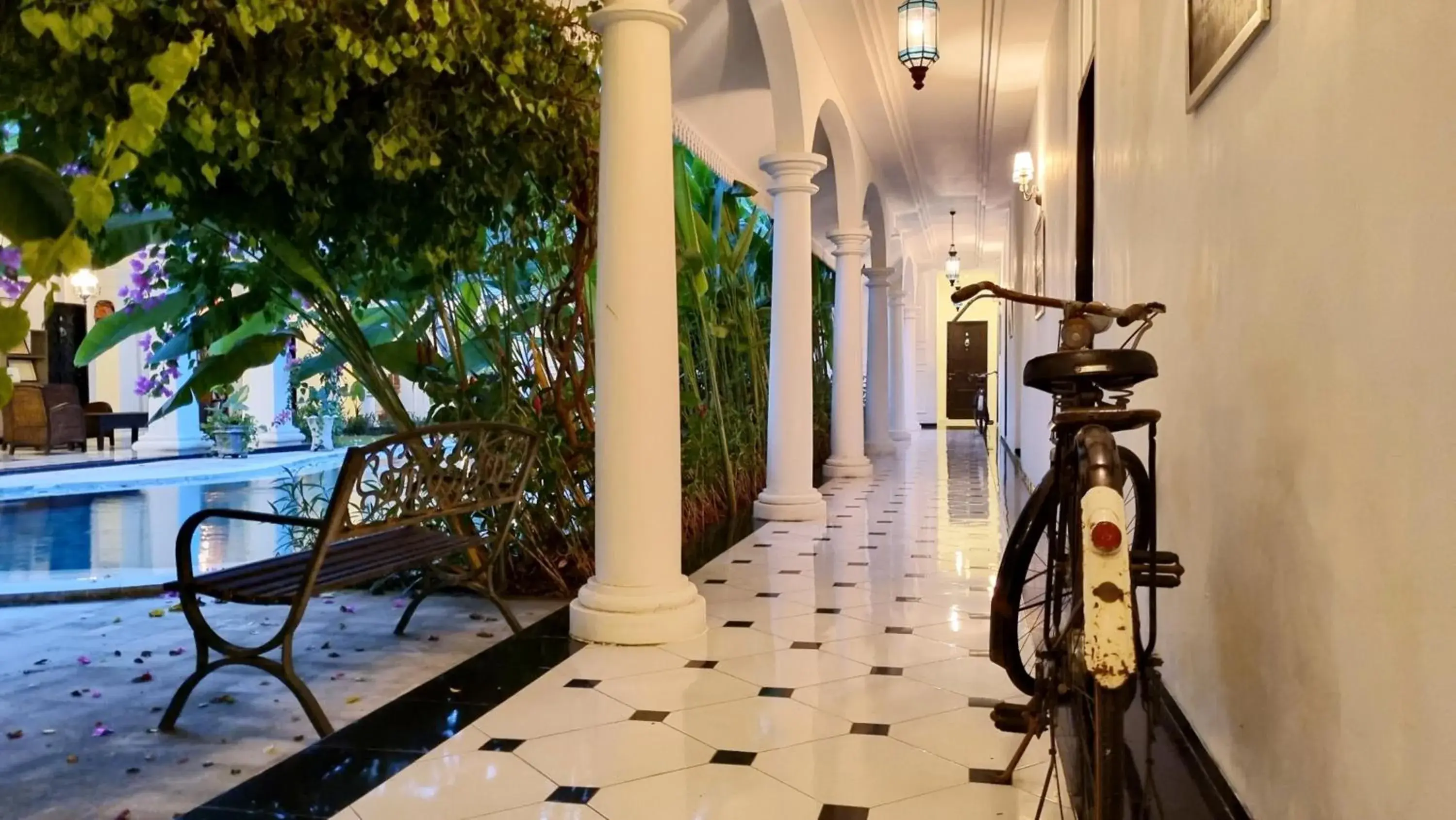 Decorative detail in Omatha Village Decorative detail in Omatha Village