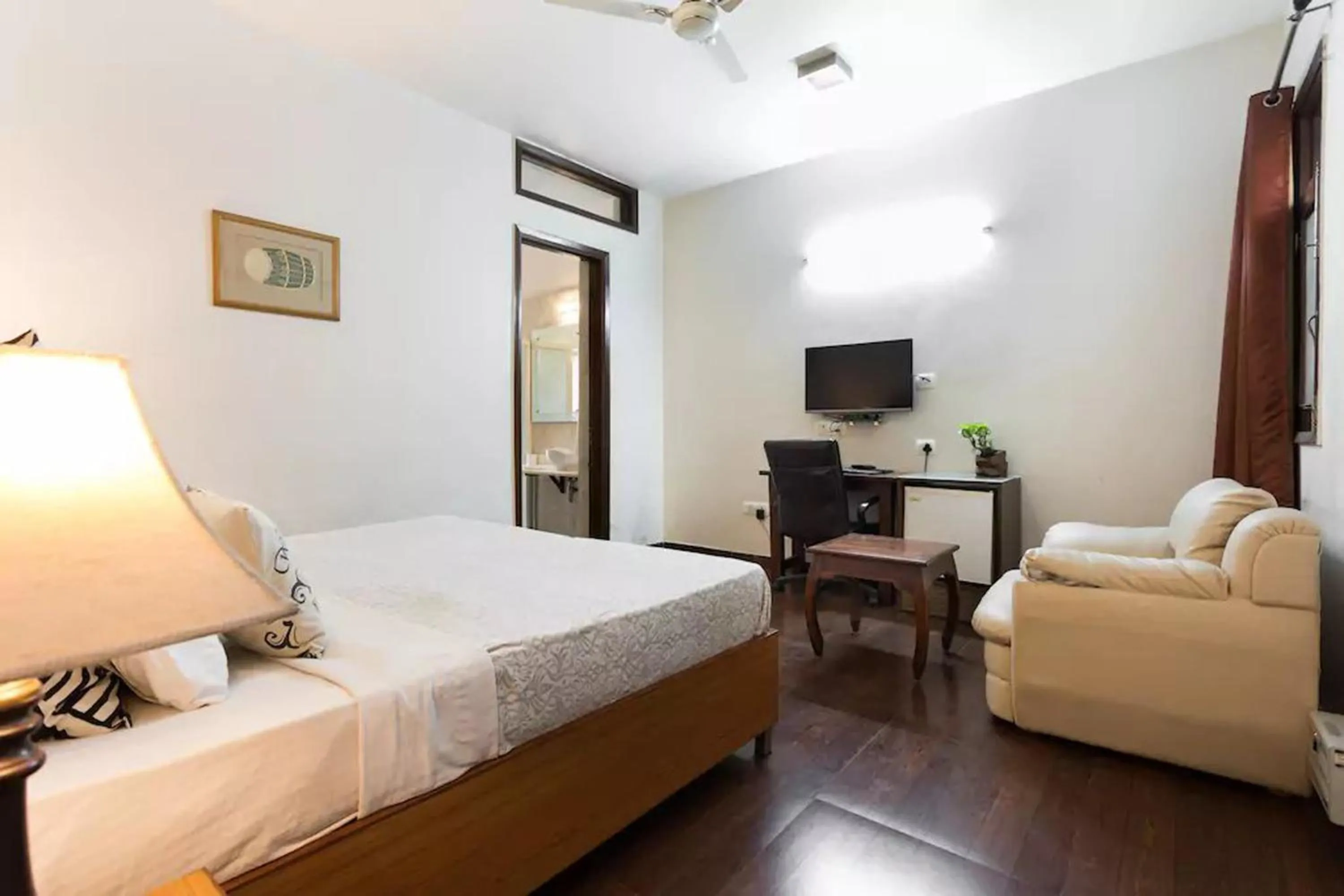 Bedroom, Bed in Perch Arbor Suites