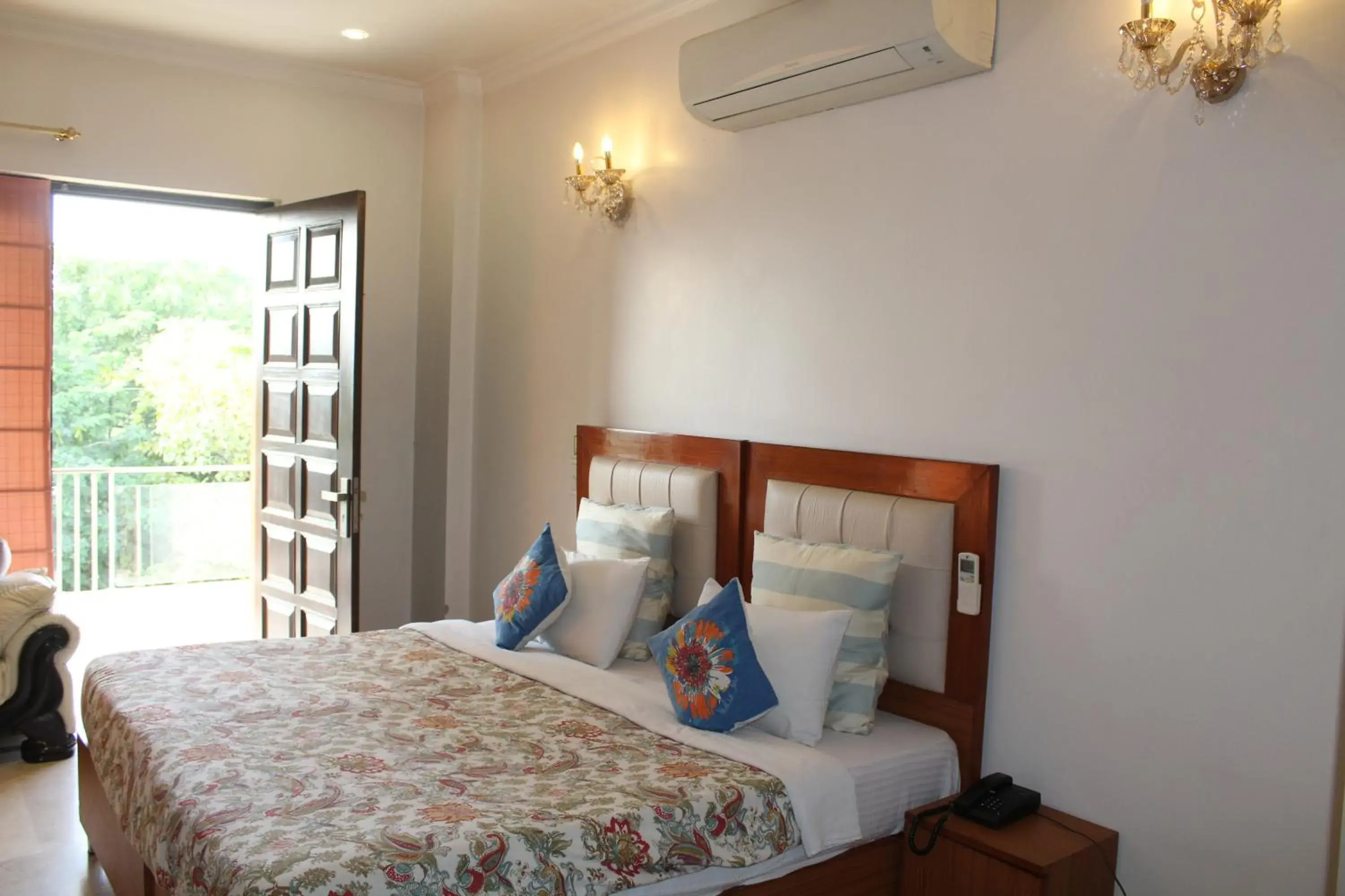 Bedroom, Bed in Perch Arbor Suites Bedroom, Bed in Perch Arbor Suites