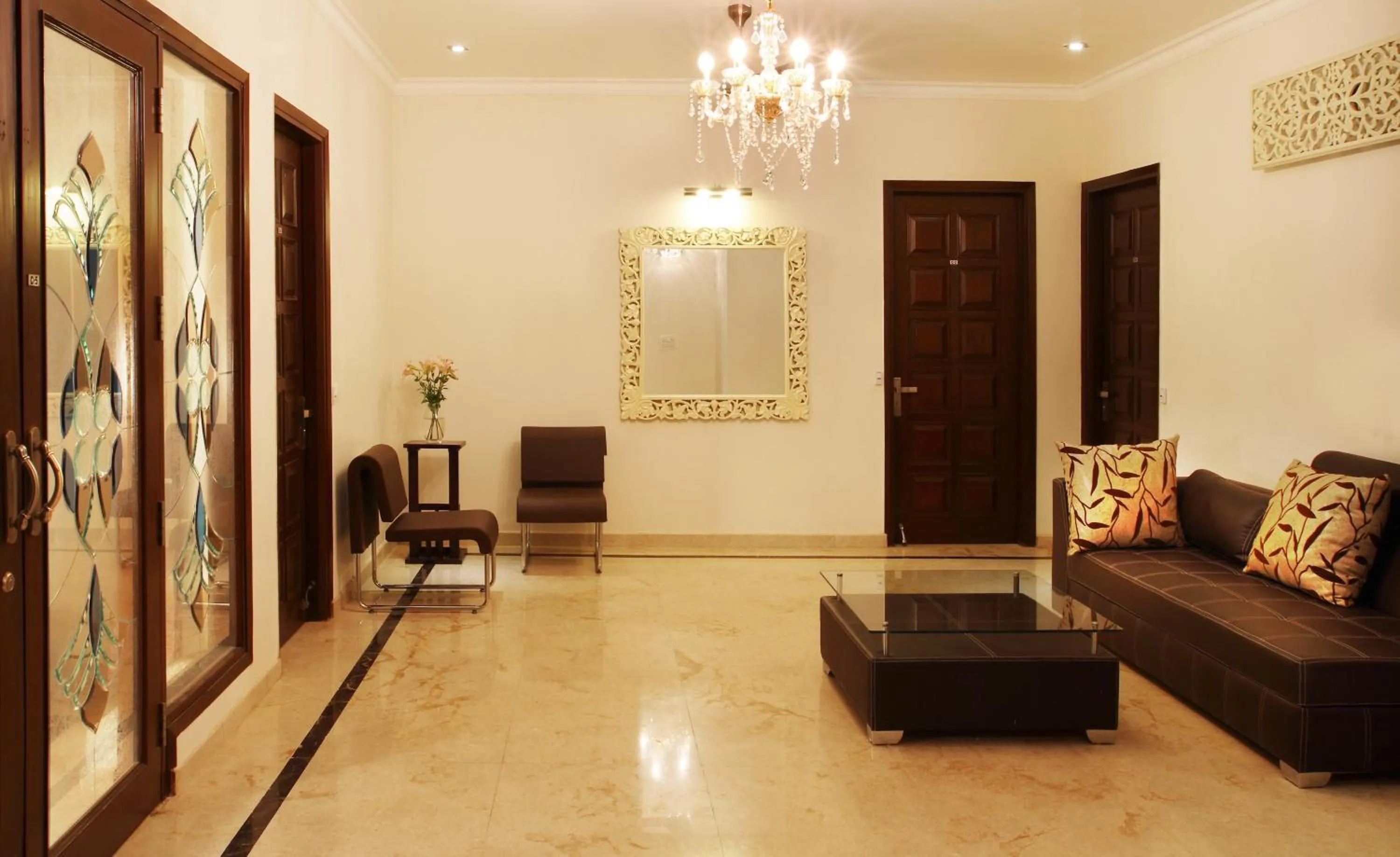 Lobby or reception in Perch Arbor Suites