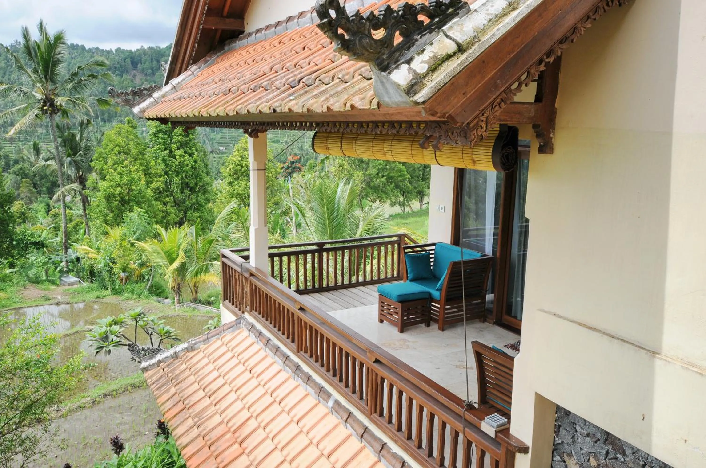 Property building in Lesong Hotel and Restaurant