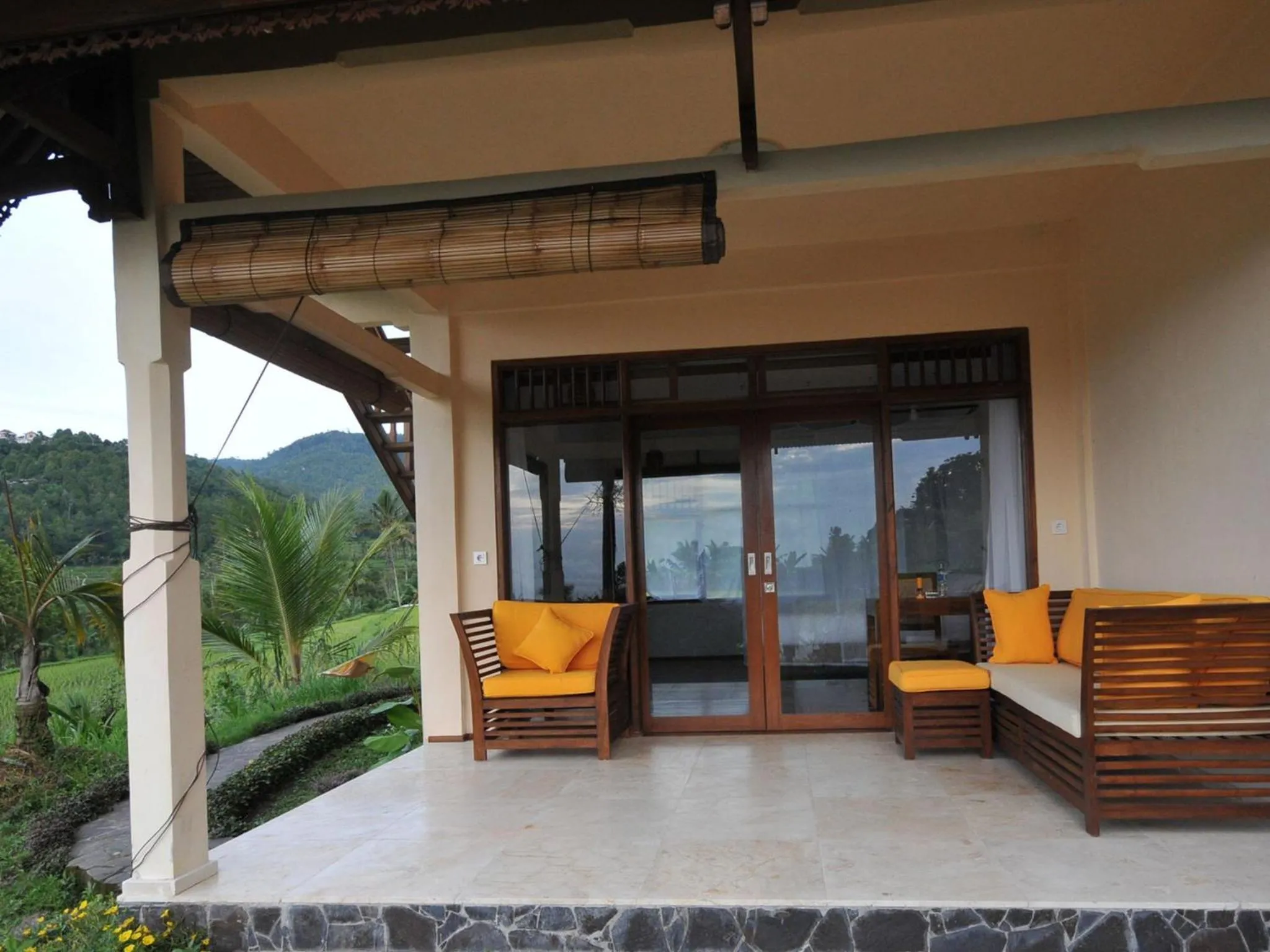 Facade/entrance in Lesong Hotel and Restaurant