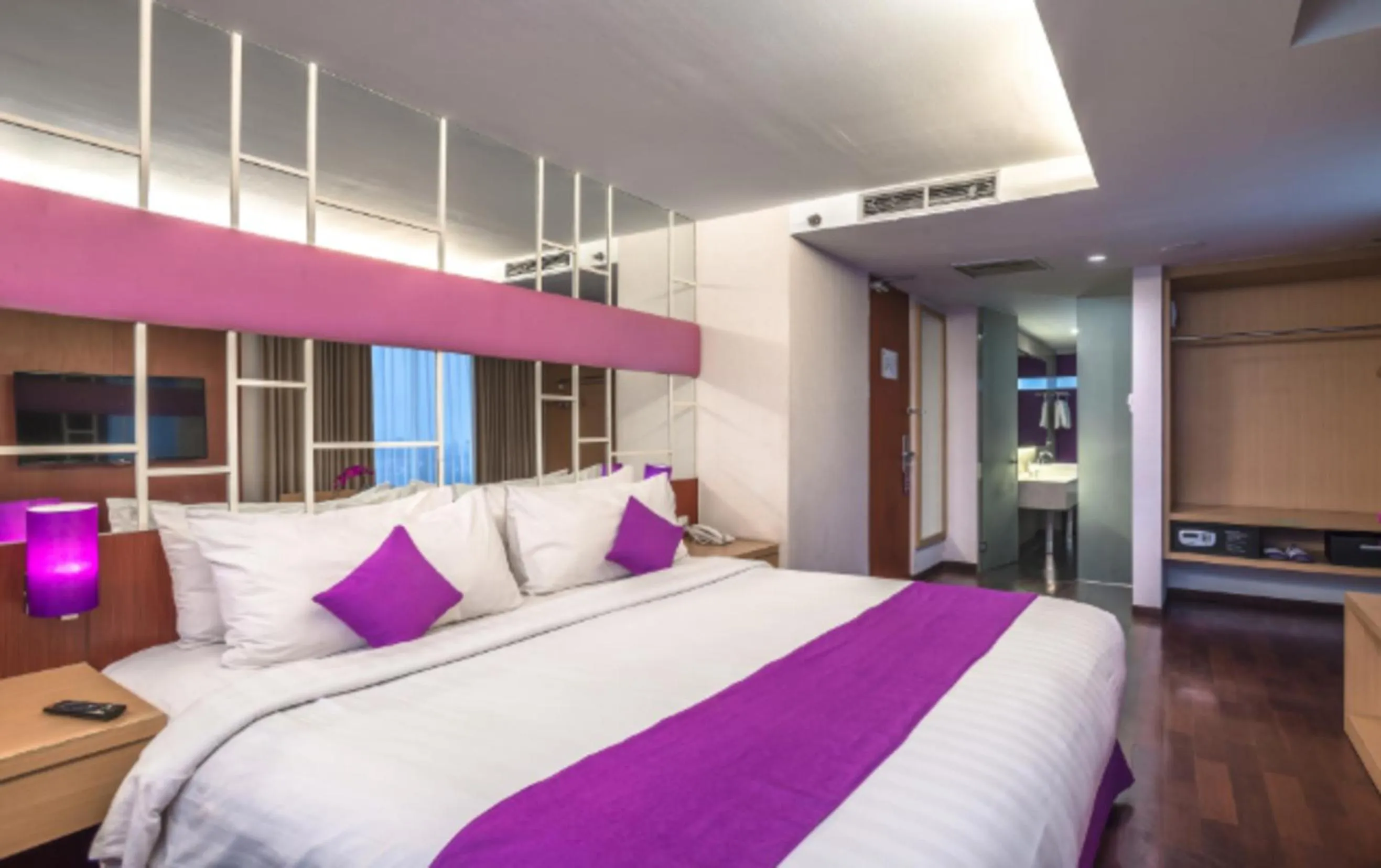 Bedroom, Bed in Quest Hotel Darmo - Surabaya by ASTON