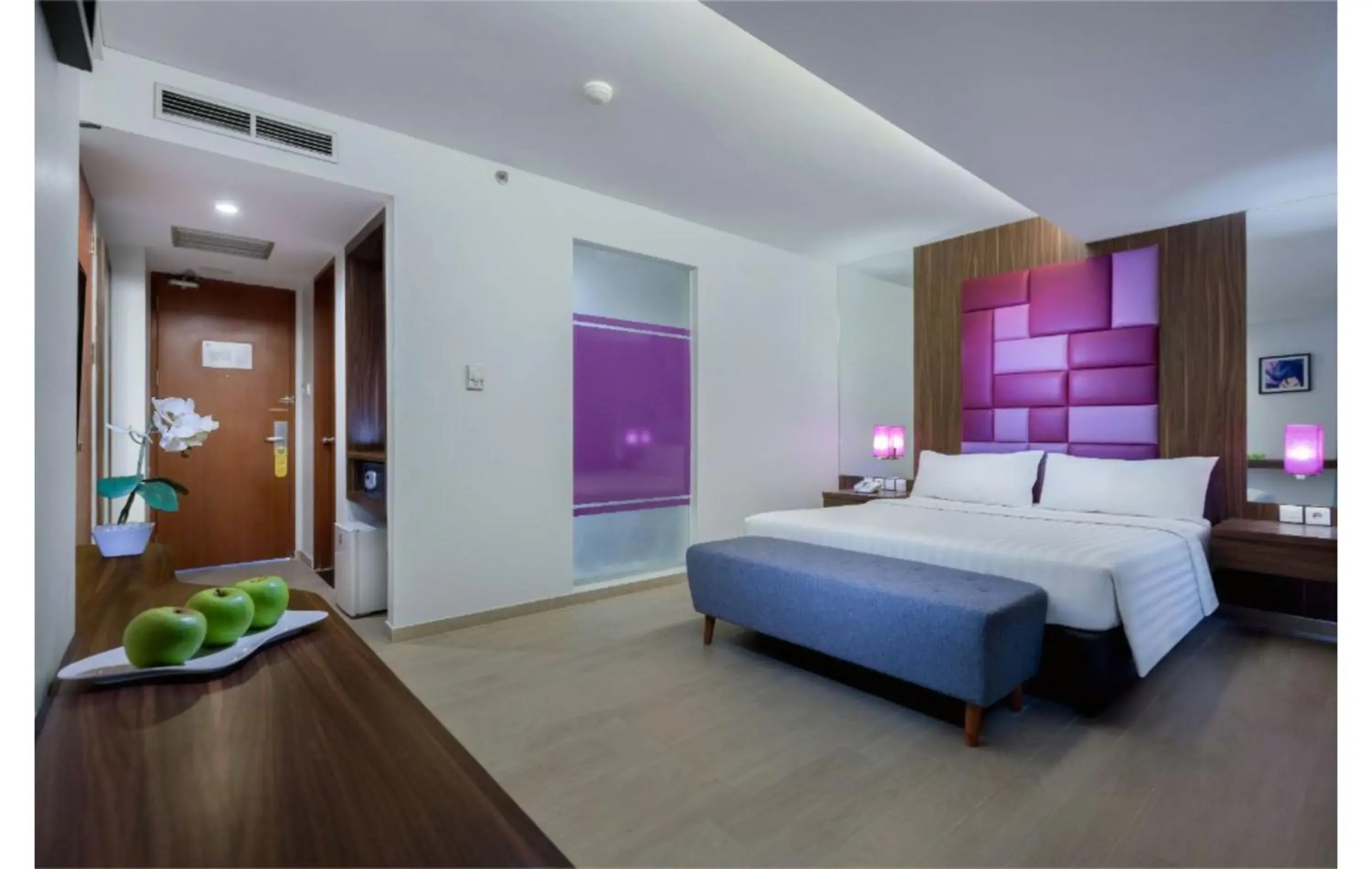 Bed in Quest Hotel Darmo - Surabaya by ASTON Bed in Quest Hotel Darmo - Surabaya by ASTON
